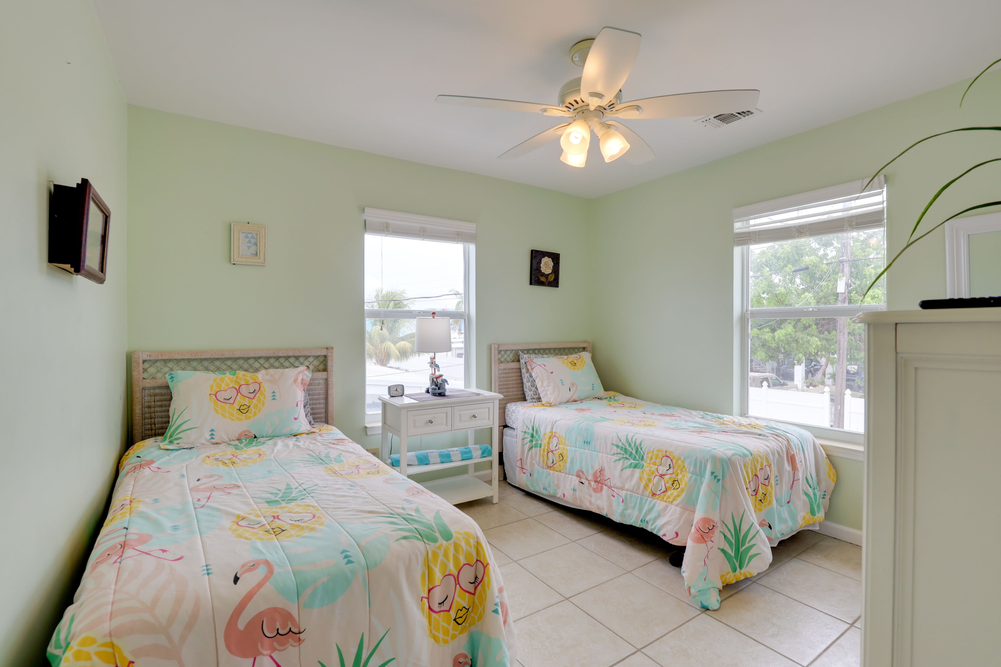 Bedroom 2 | 2 Twin Beds