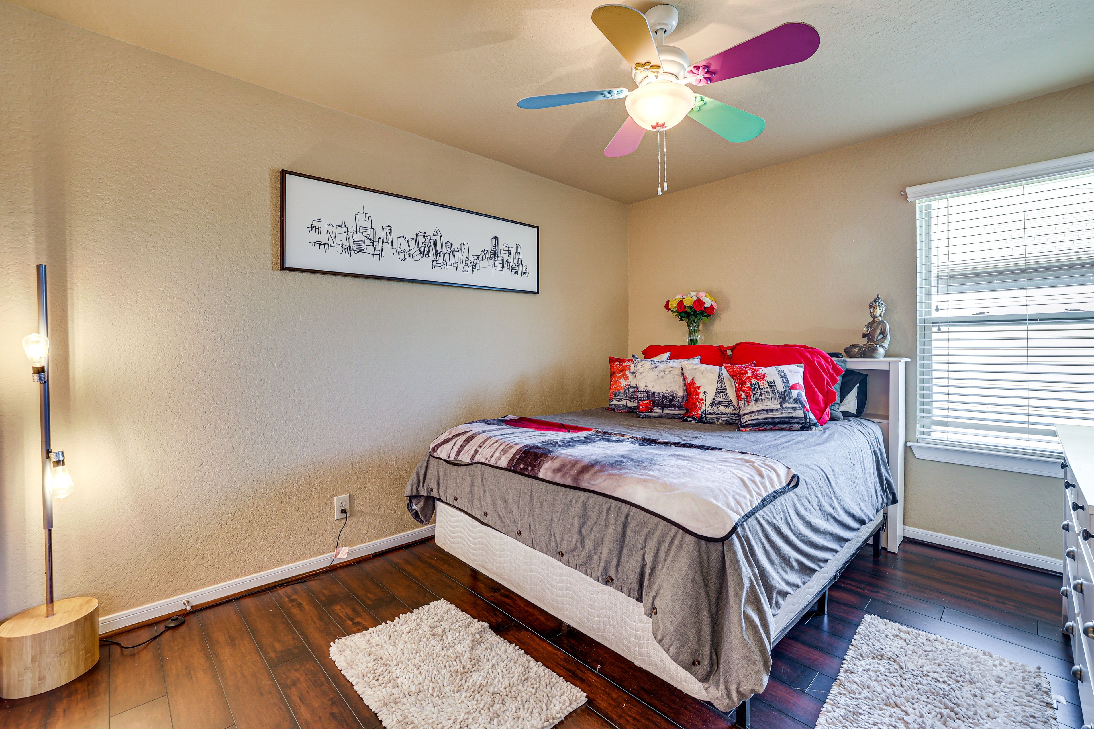 Bedroom 2 | Queen Bed | TV | 2nd Floor