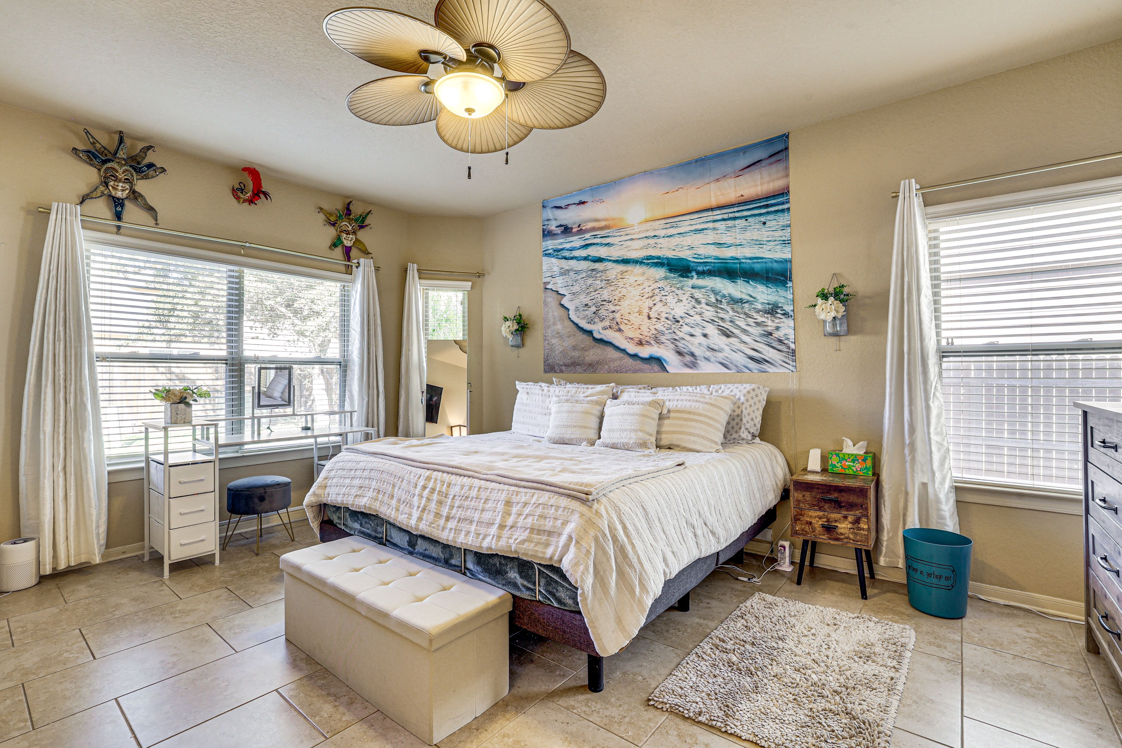 Bedroom 1 | King Bed | TV | 1st Floor