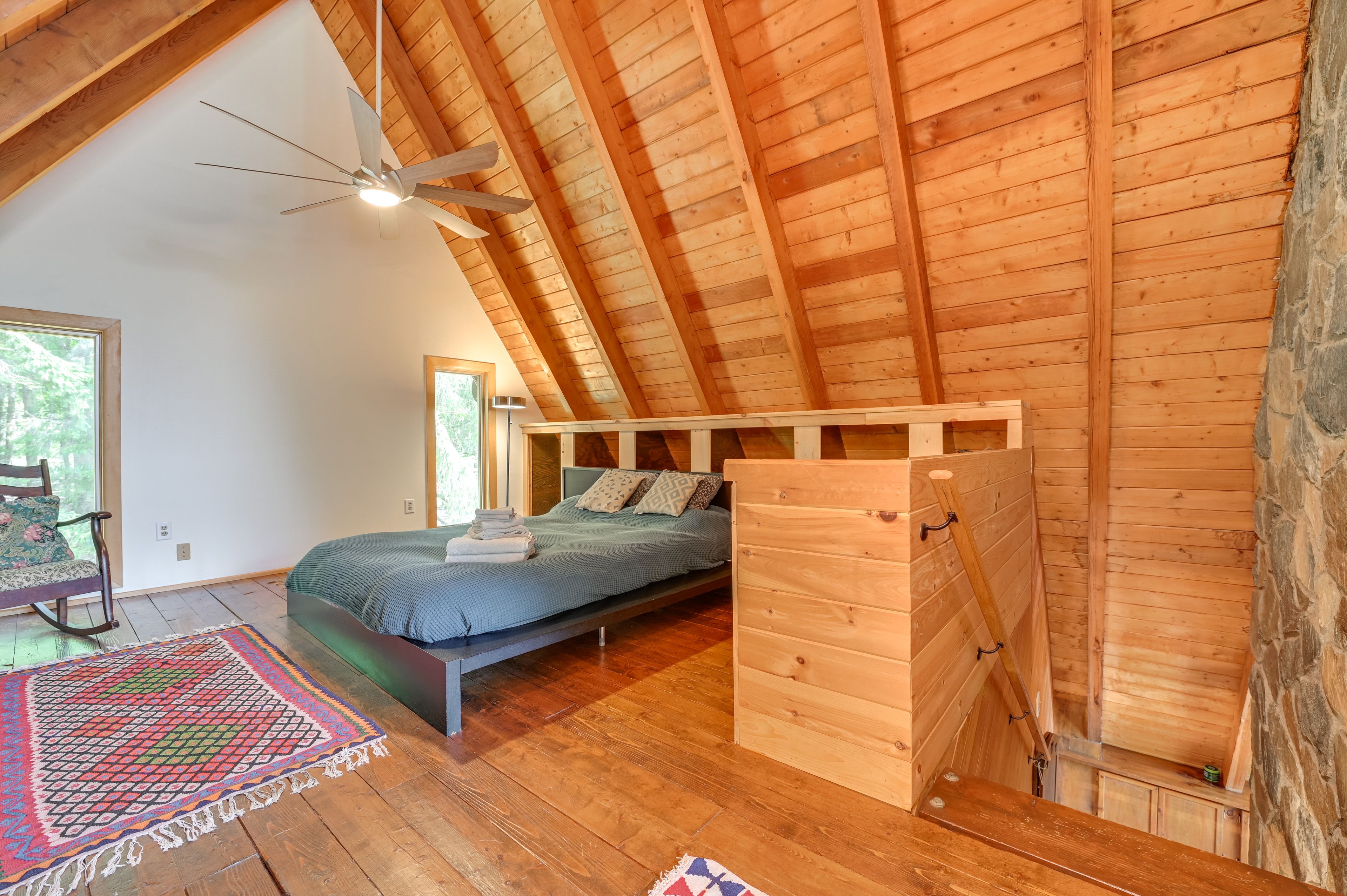 Bedroom 2 (Loft)| Top Level | Queen Bed