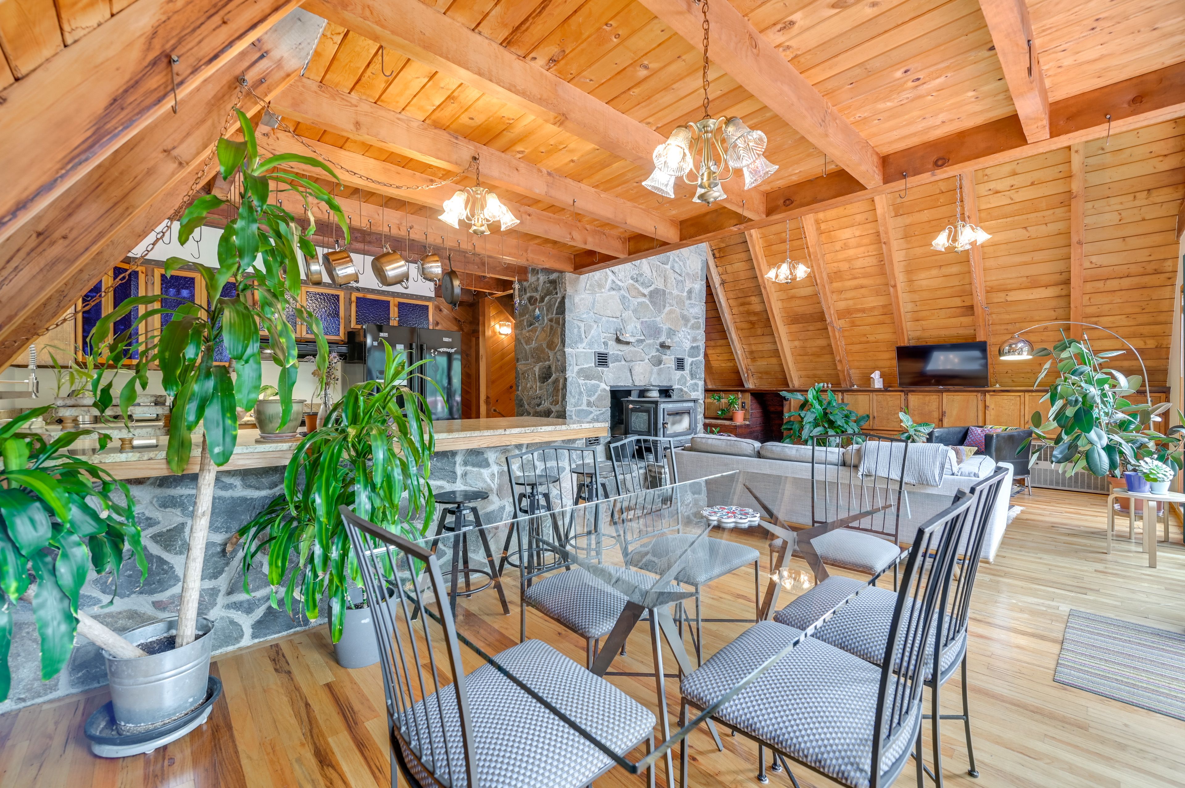 Dining Area | Main Level | Dishware & Flatware