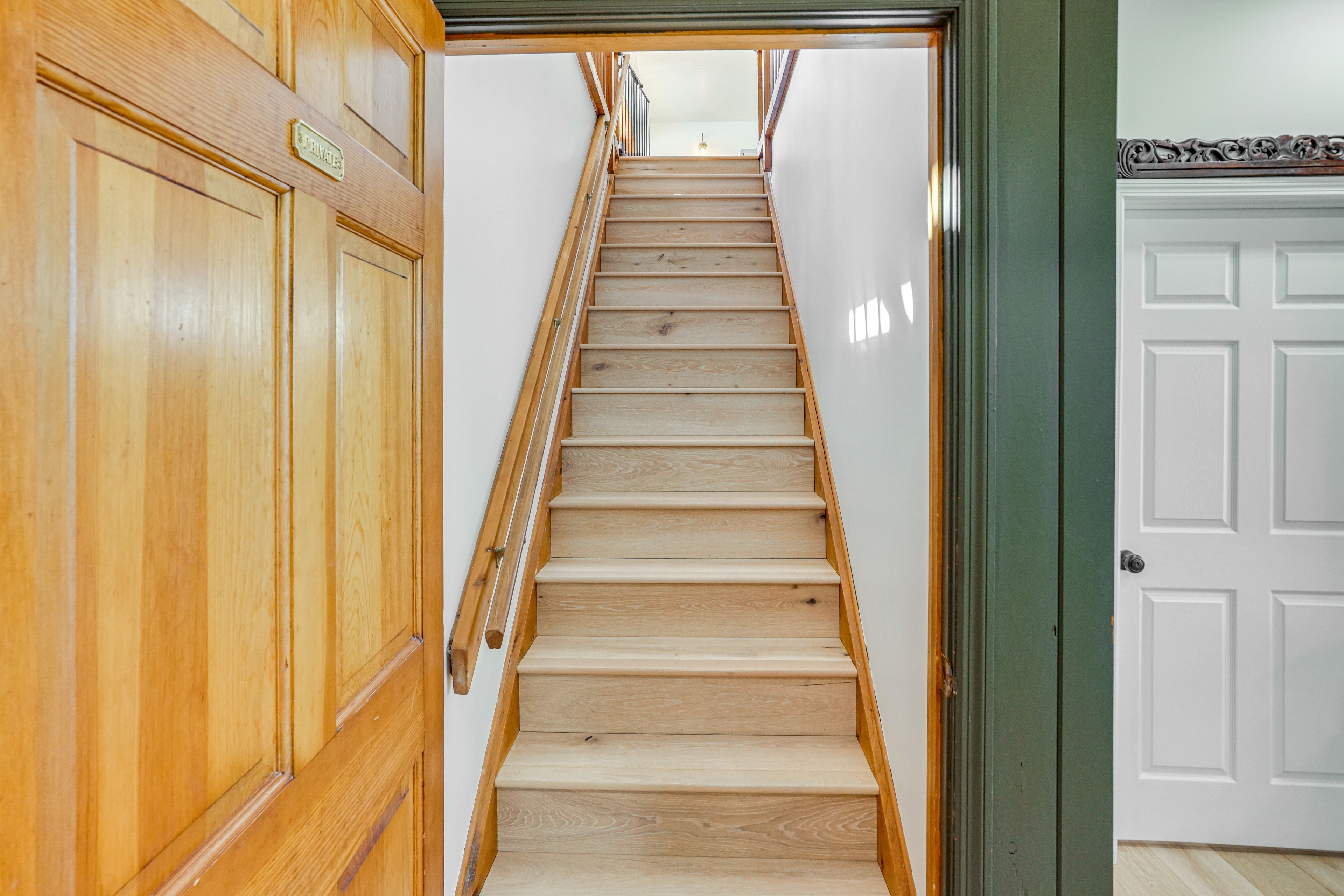Staircase to Main Floor
