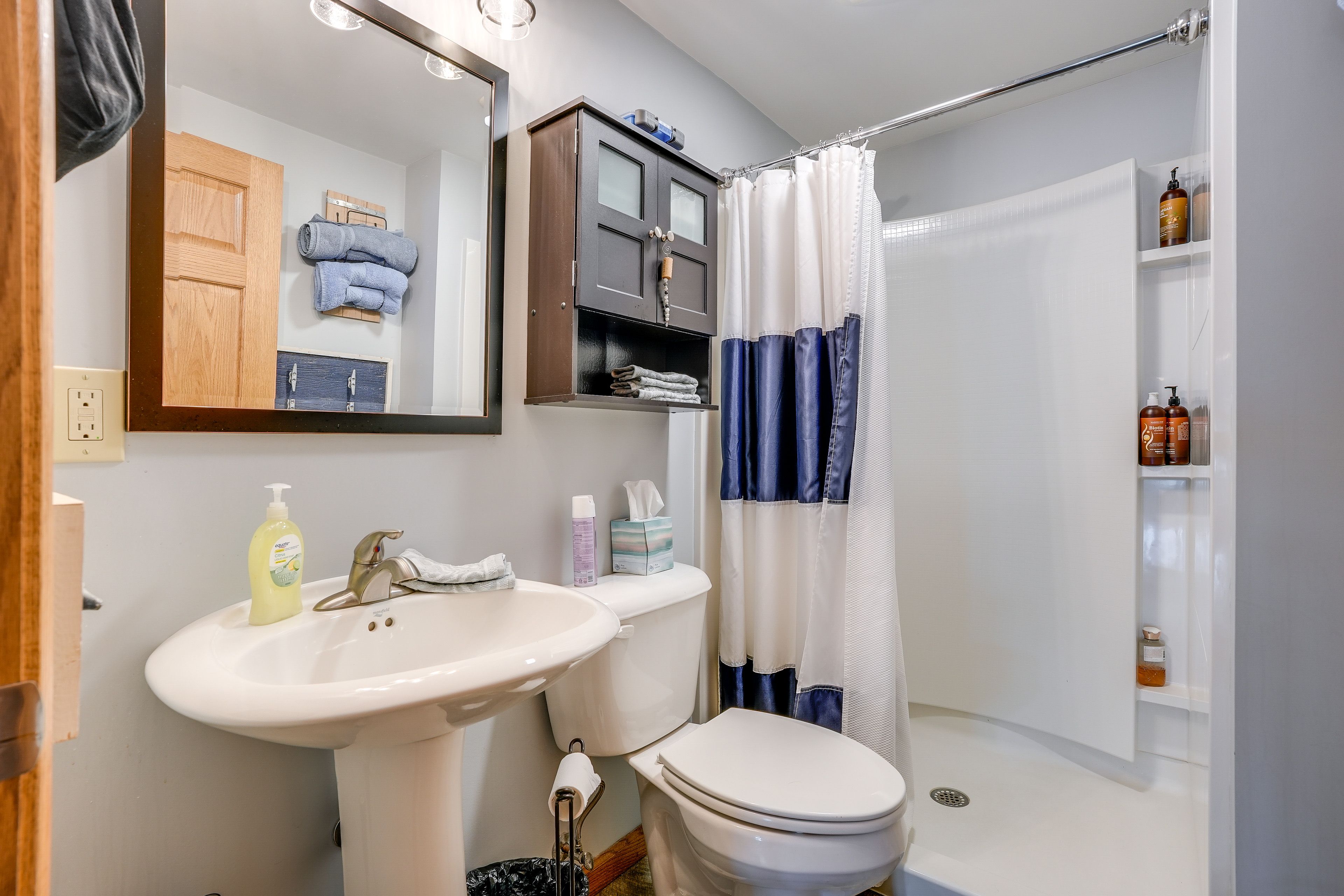 Full Bathroom | Main Level