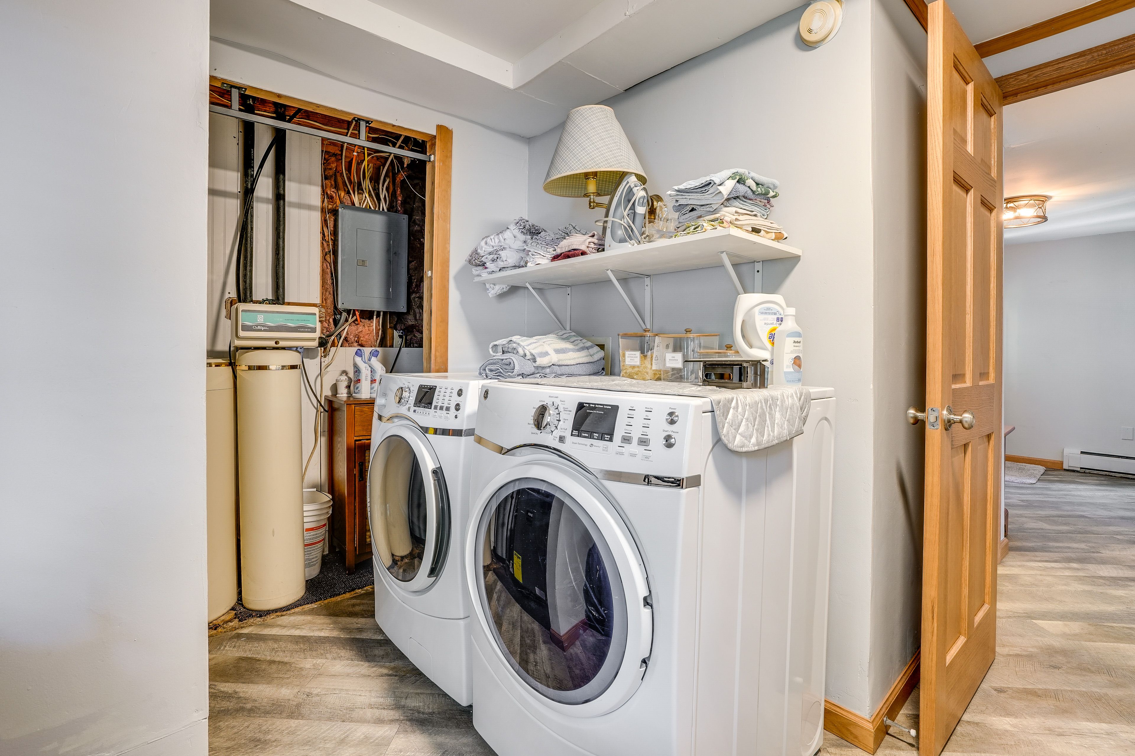 Laundry Room | Main Level