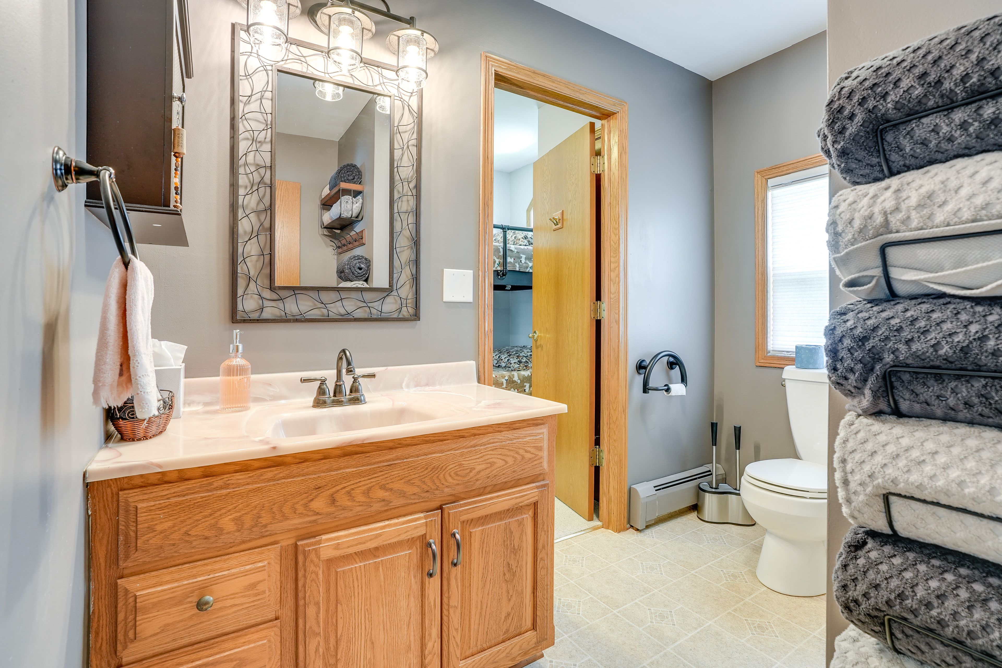 Full Bathroom | Upper Level