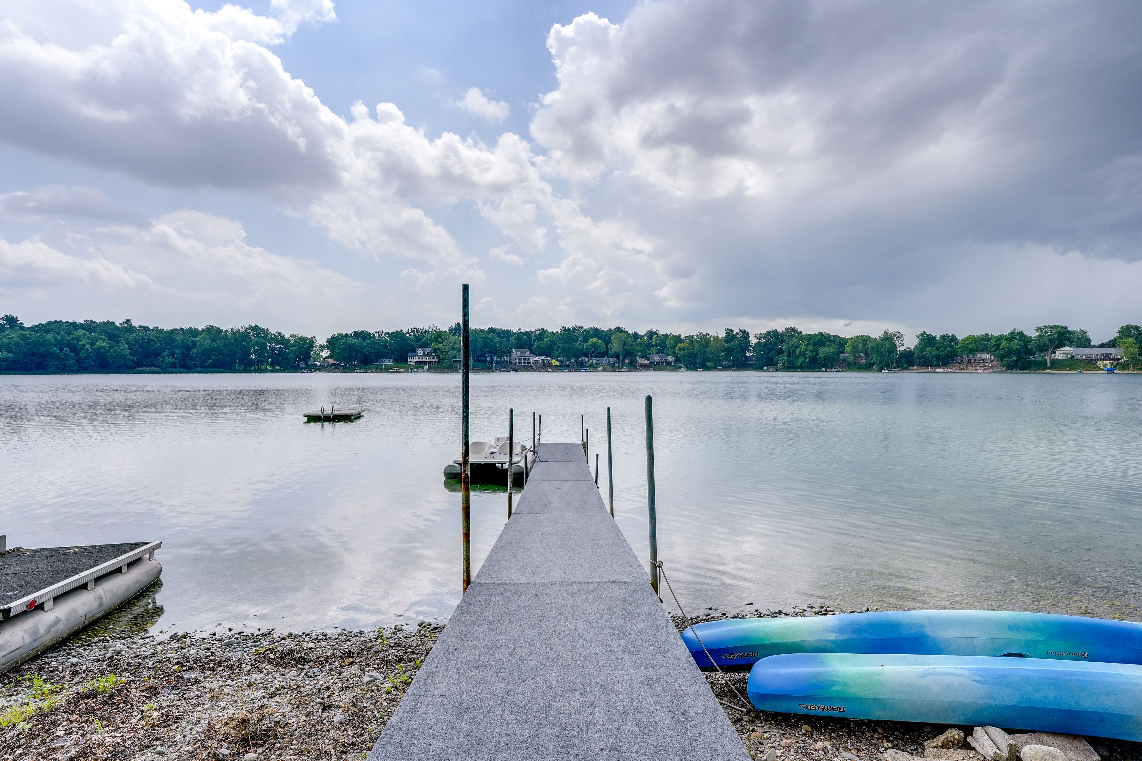 Bronson Vacation Rental | 4BR | 2BA | 2,750 Sq Ft | Stairs Required