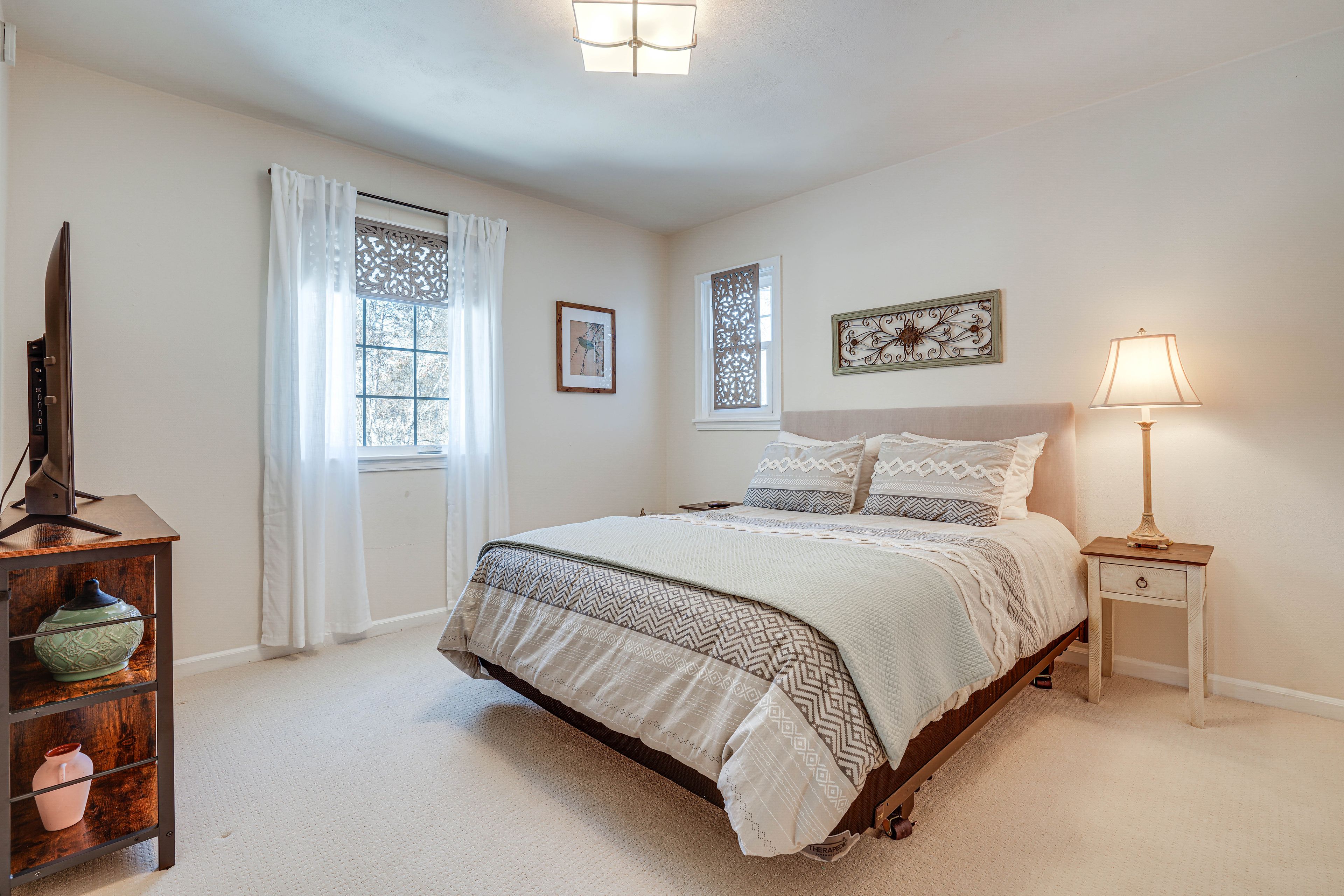 Bedroom 2 | Queen Bed | TV | 2nd Floor