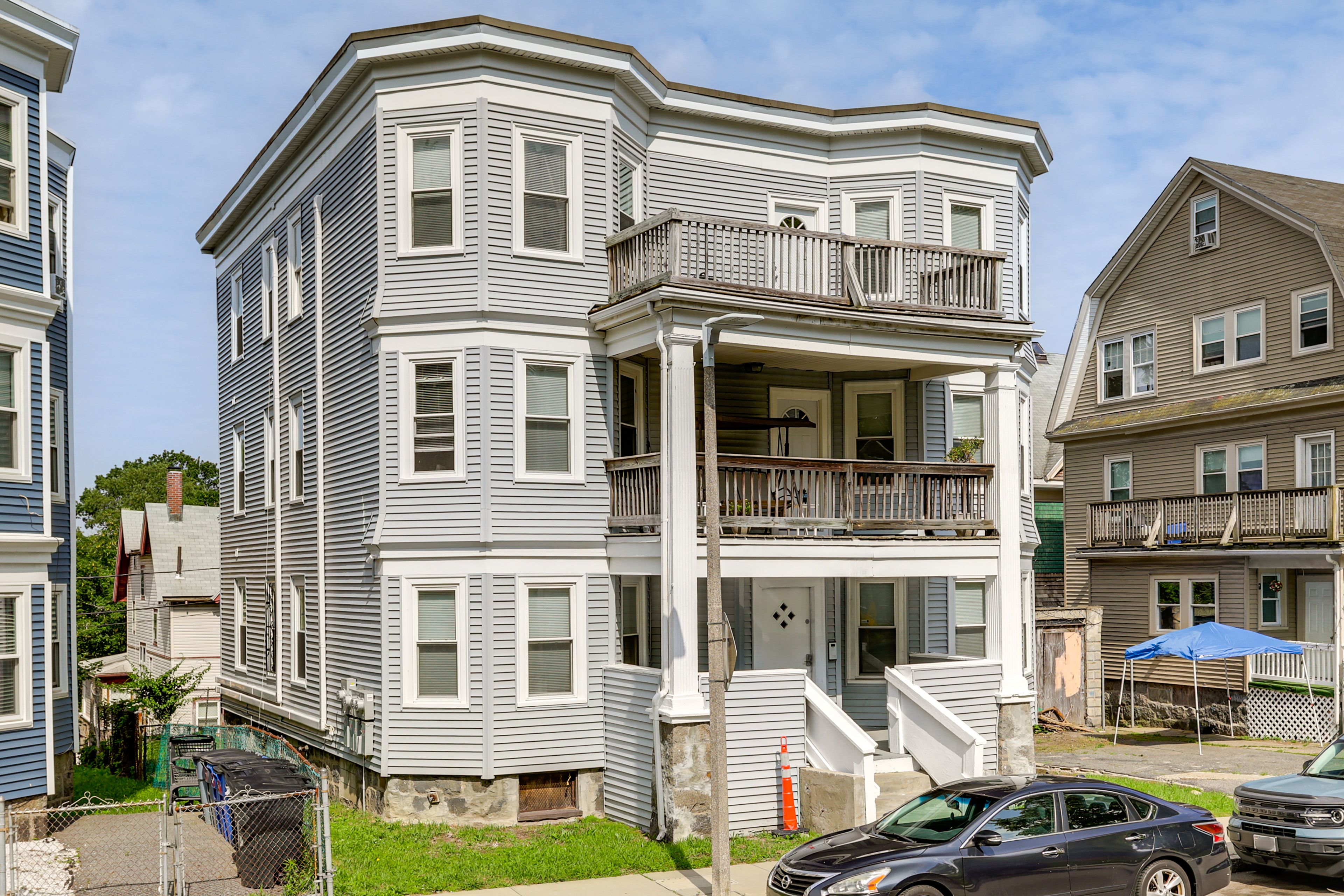 Boston Vacation Rental | 4BR | 2BA | 1,400 Sq Ft | Staircase Required