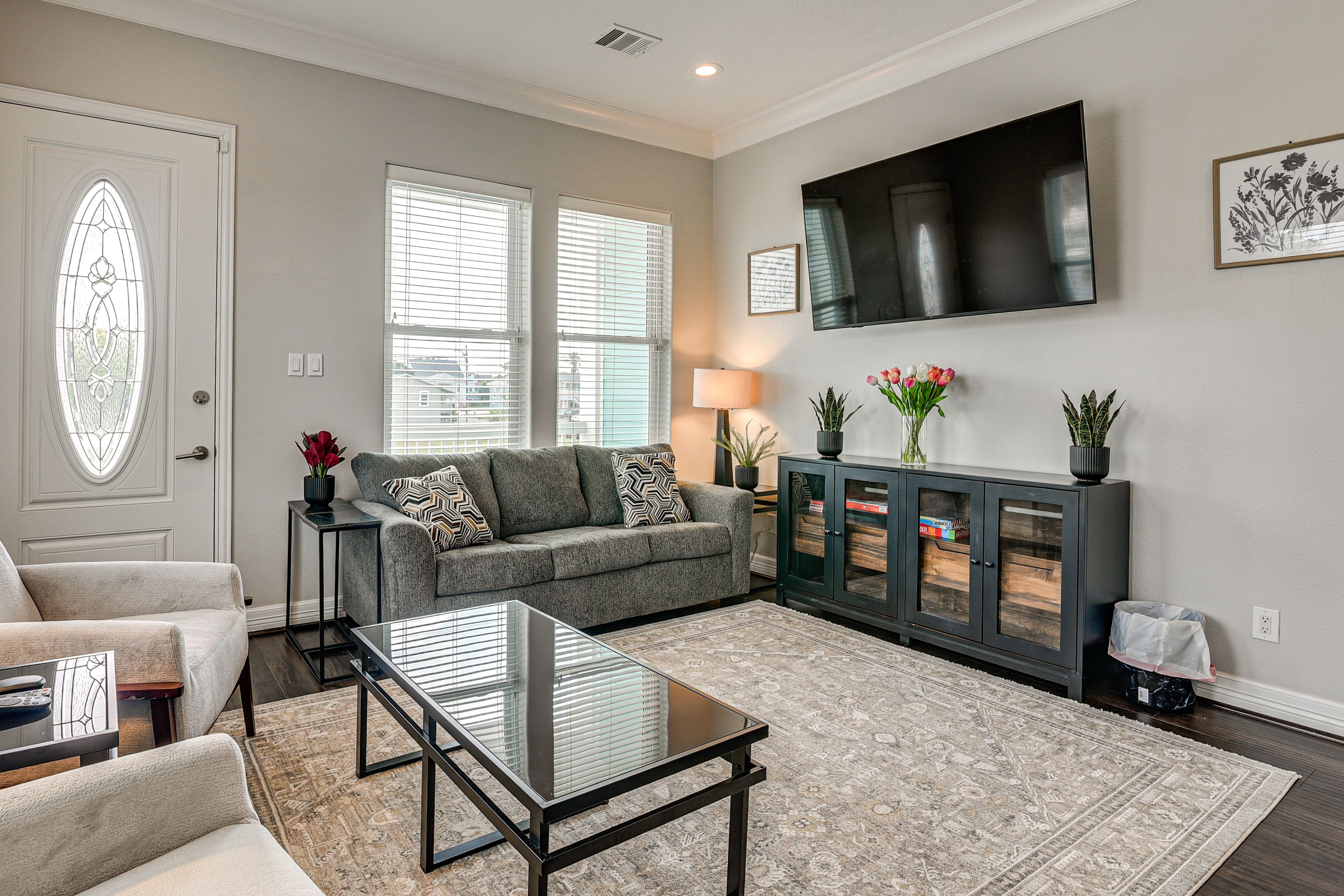 Living Room | Queen Sleeper Sofa | Main Level