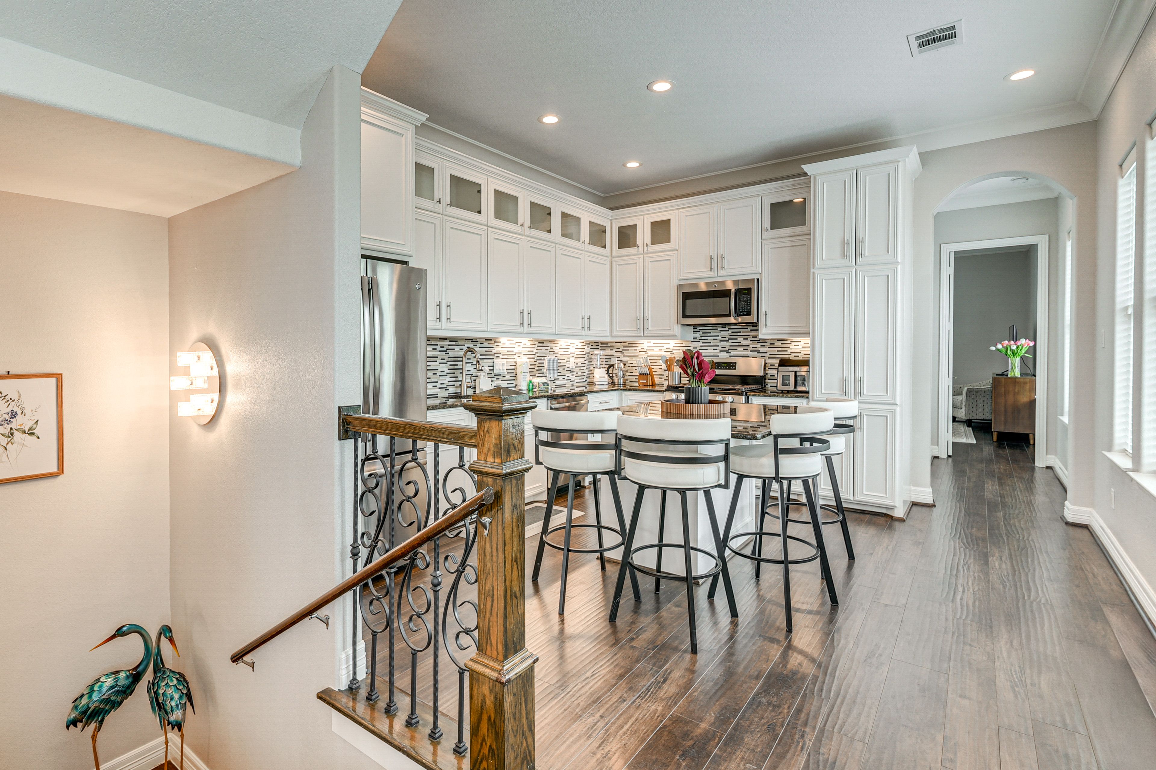 Kitchen | Main Level