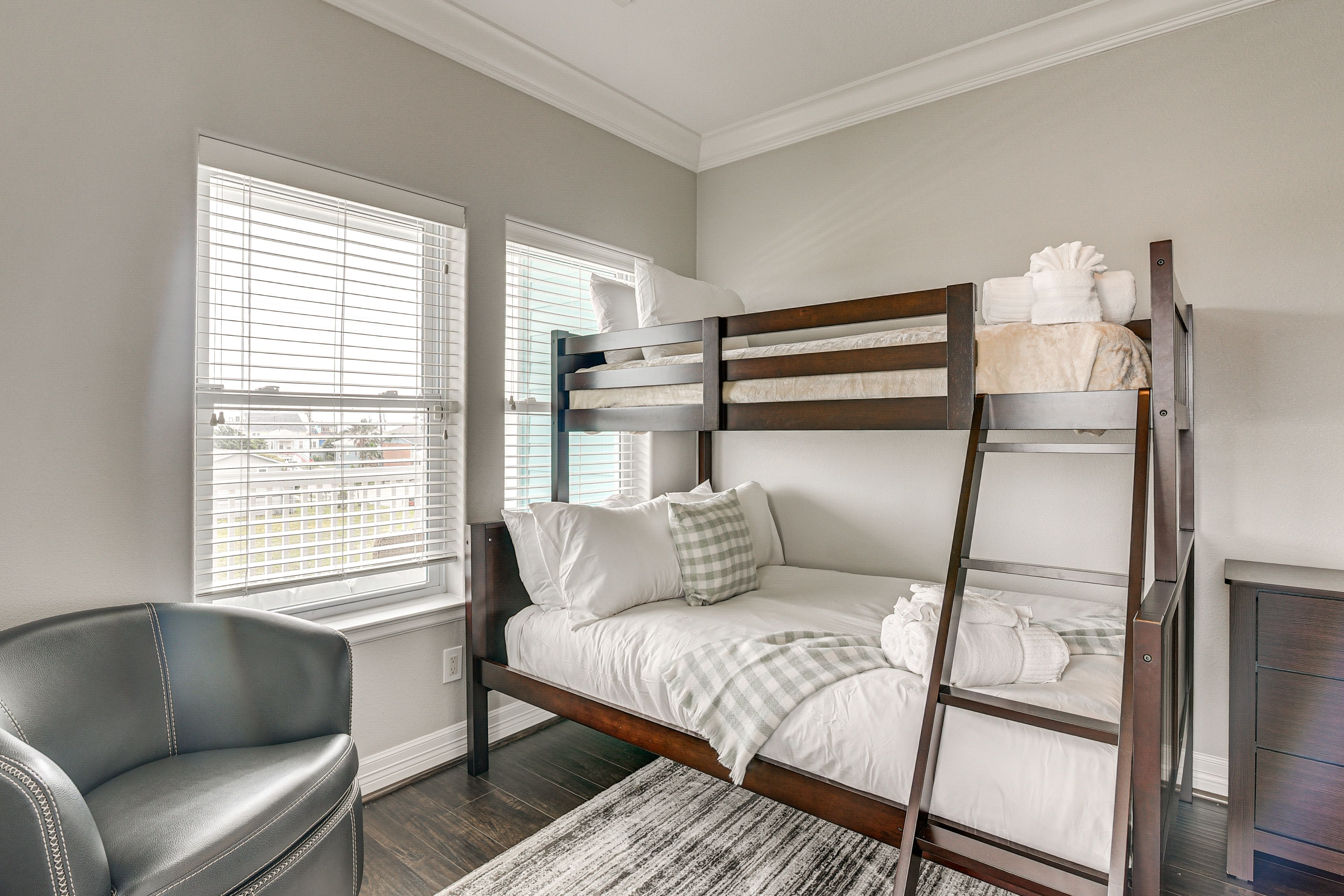 Bedroom 3 | Twin/Full Bunk Bed | Upper Level