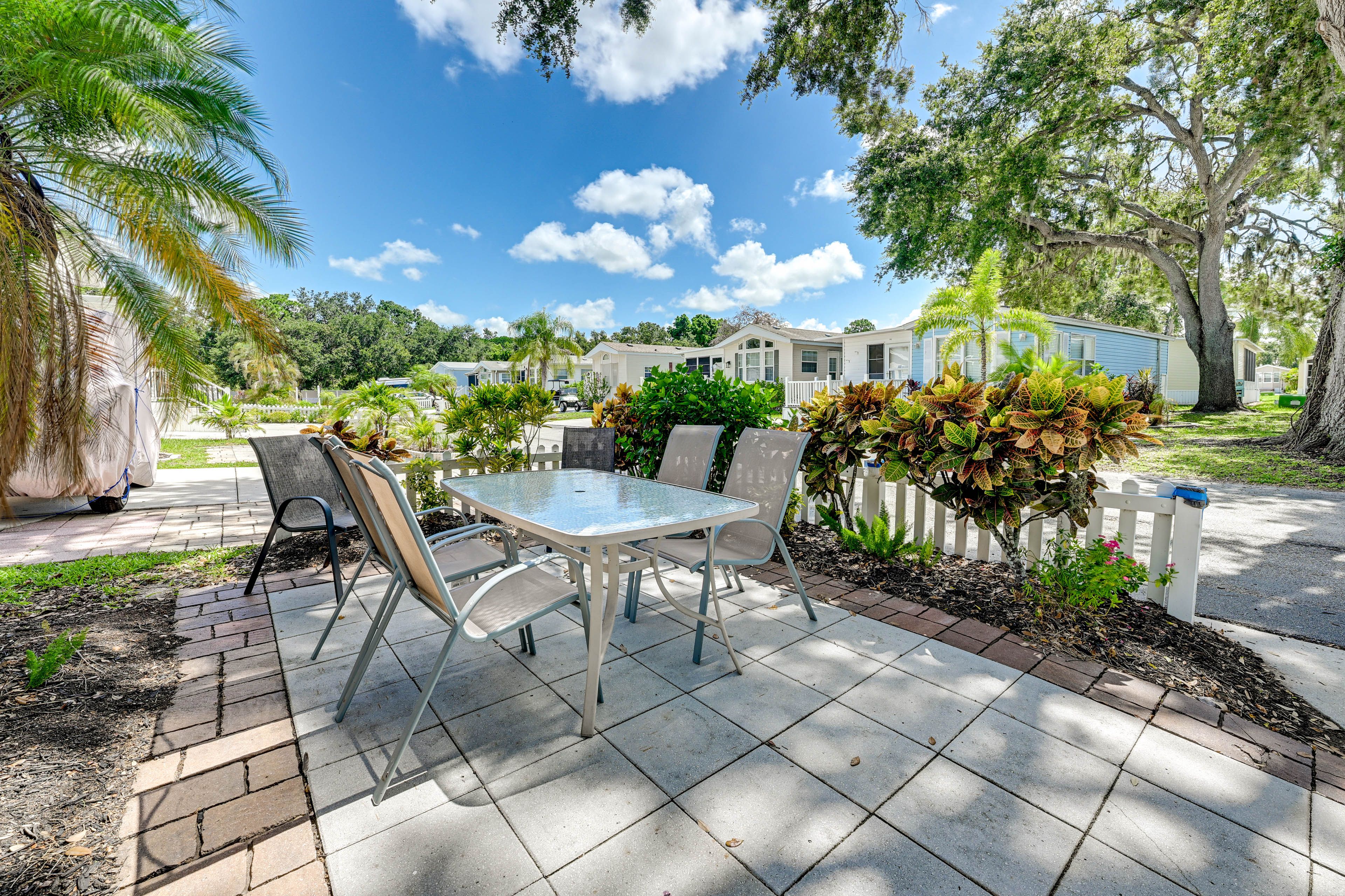 Sarasota Vacation Rental | 2BR | 1.5BA | 950 Sq Ft | Steps Required