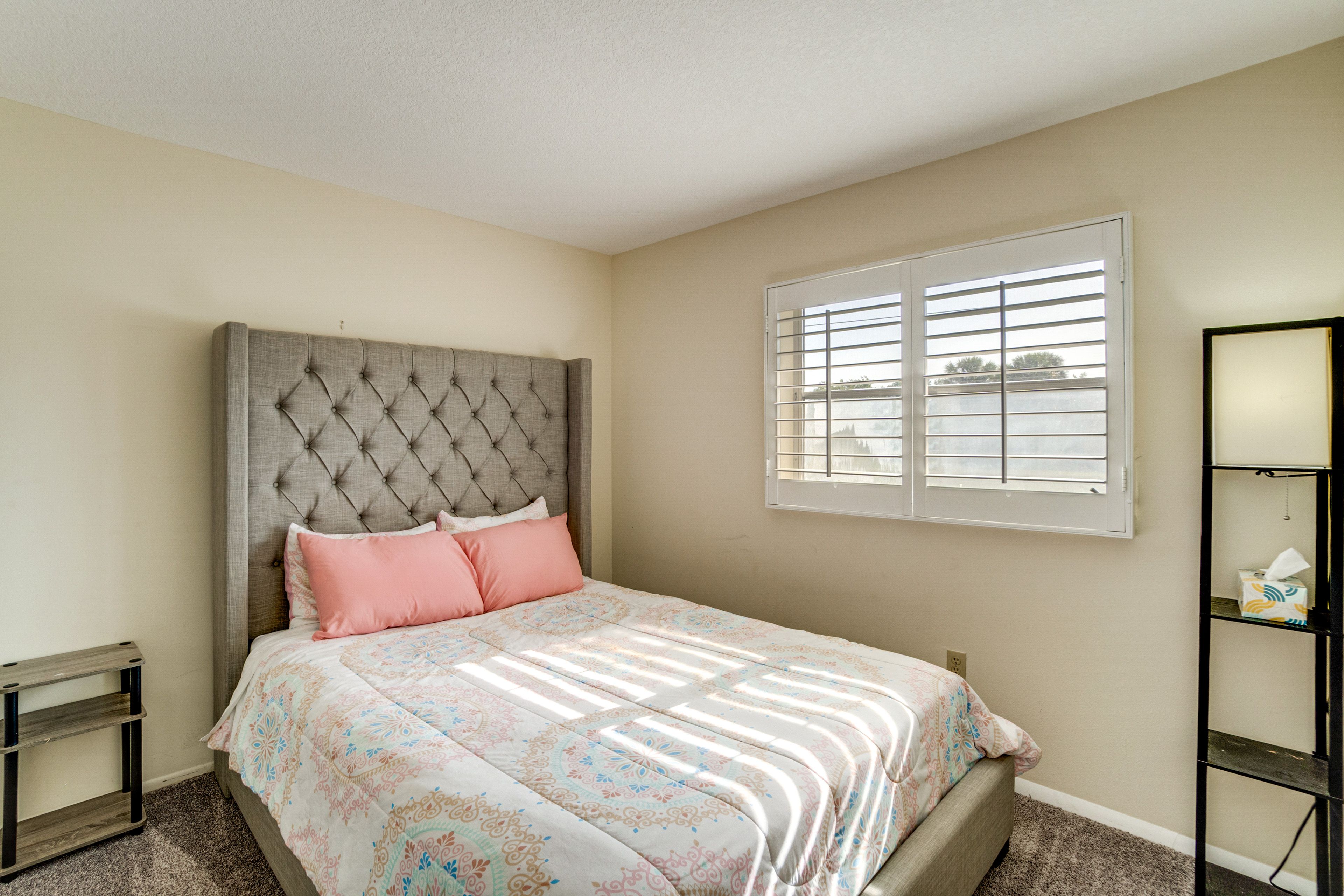 Bedroom 2 | Queen Bed