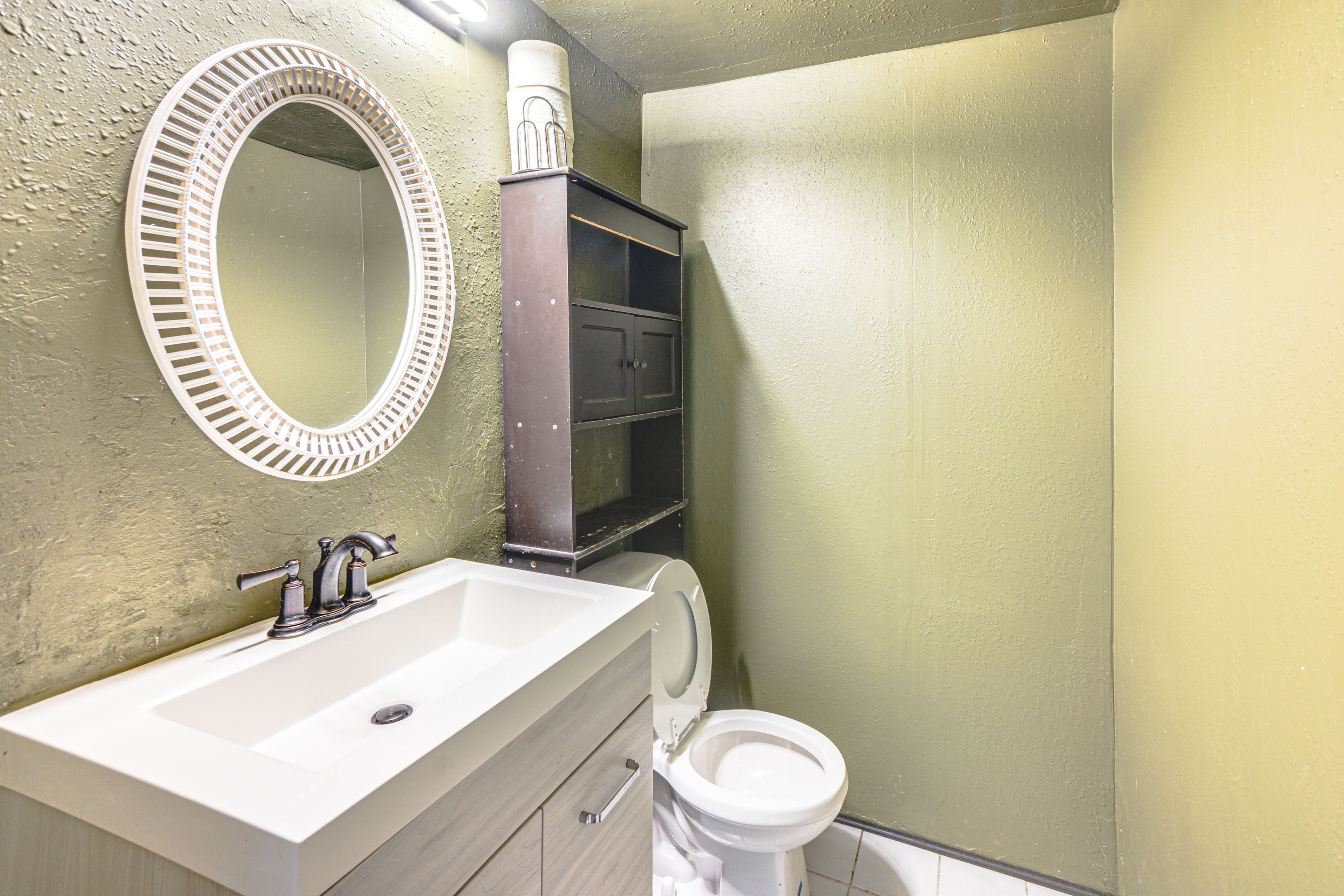 Half Bathroom | Basement