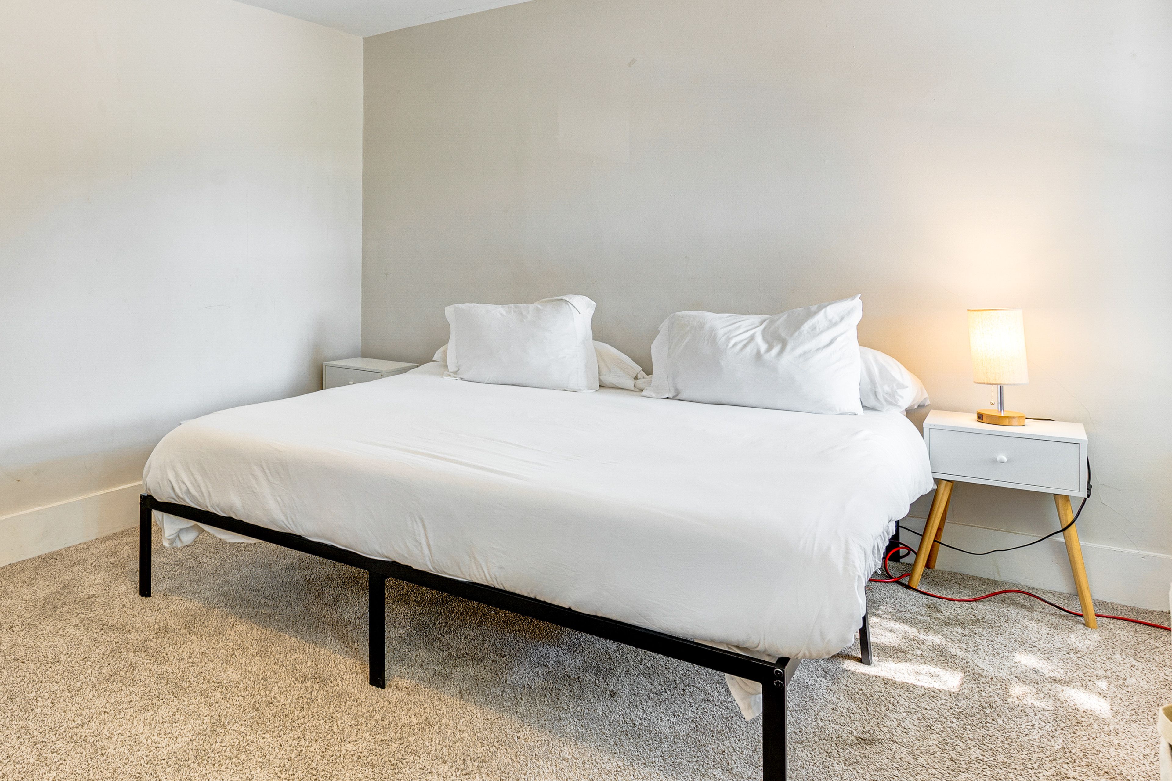 Bedroom 1 | King Bed | Desk | Upper Level