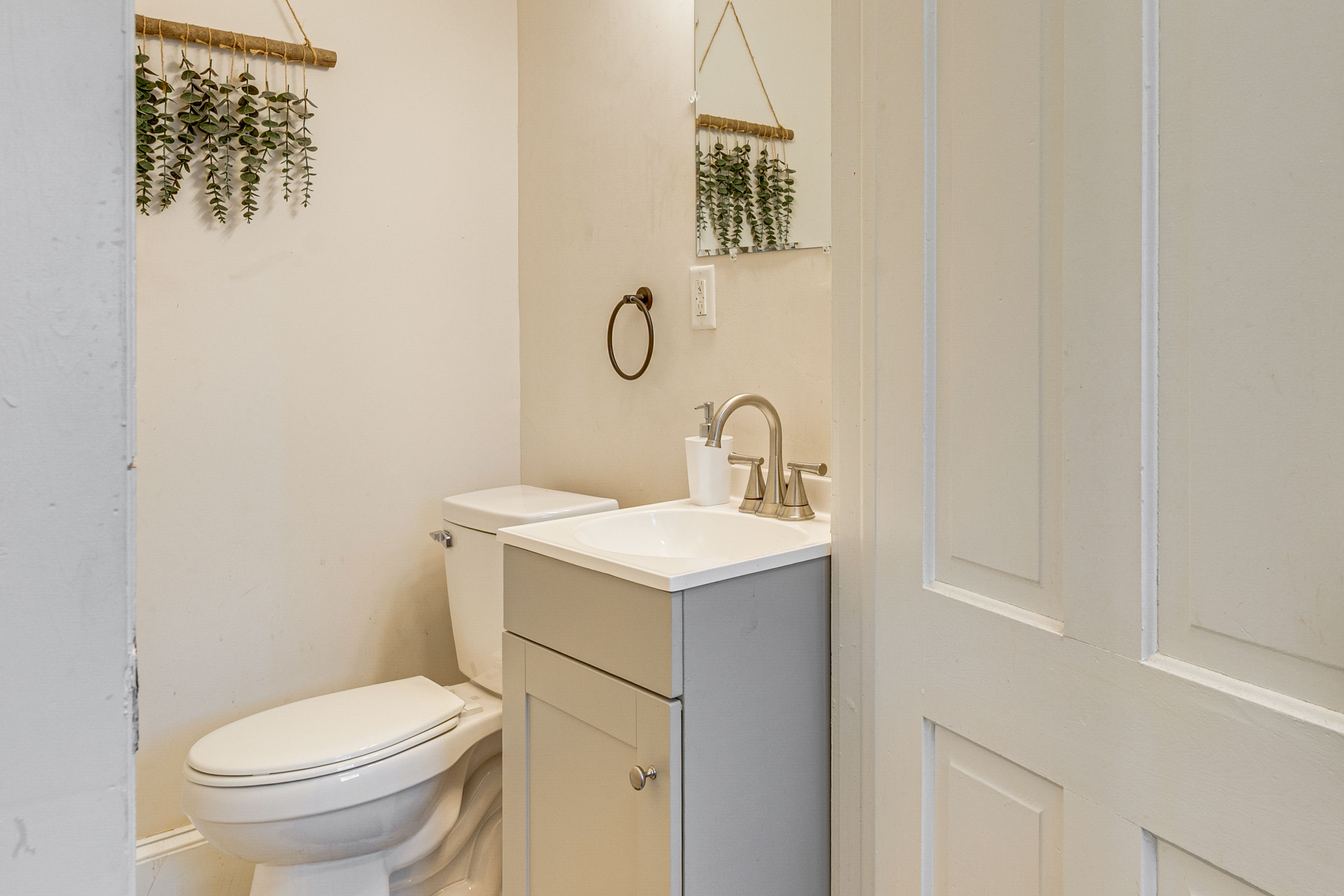 Half Bathroom | Main Level