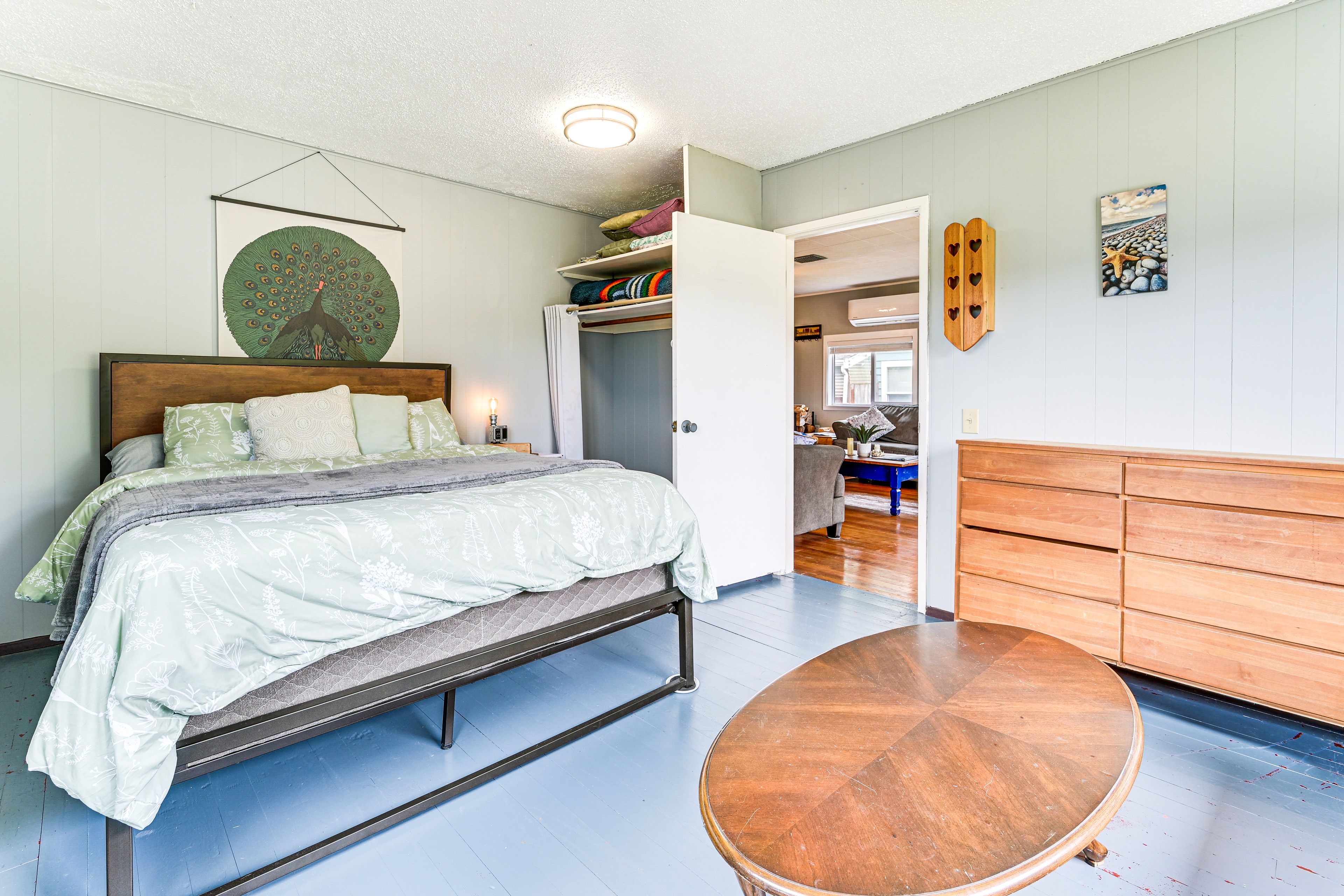 Bedroom 1 | Queen Bed | 1st Floor