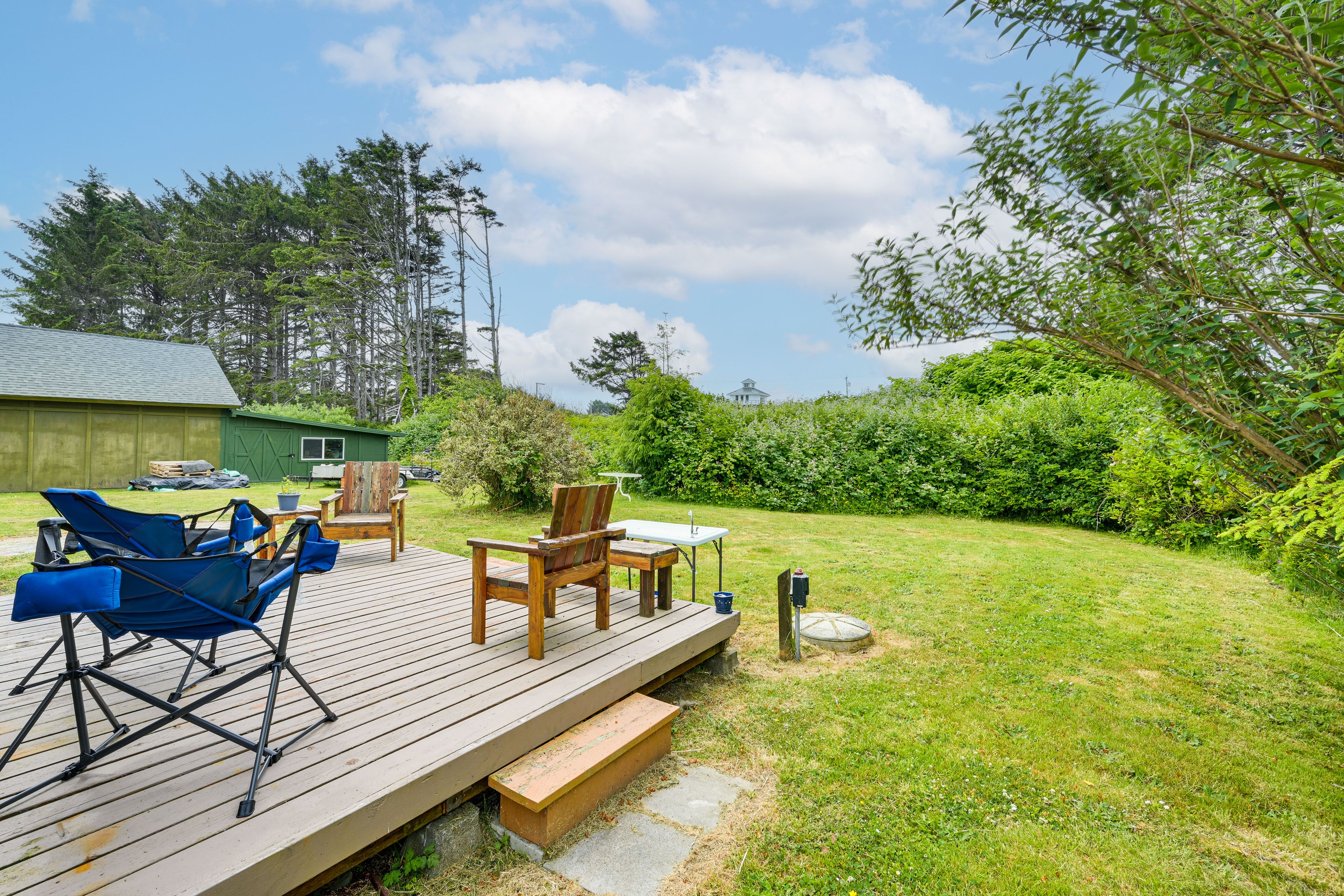 House Exterior | Deck w/ Seating