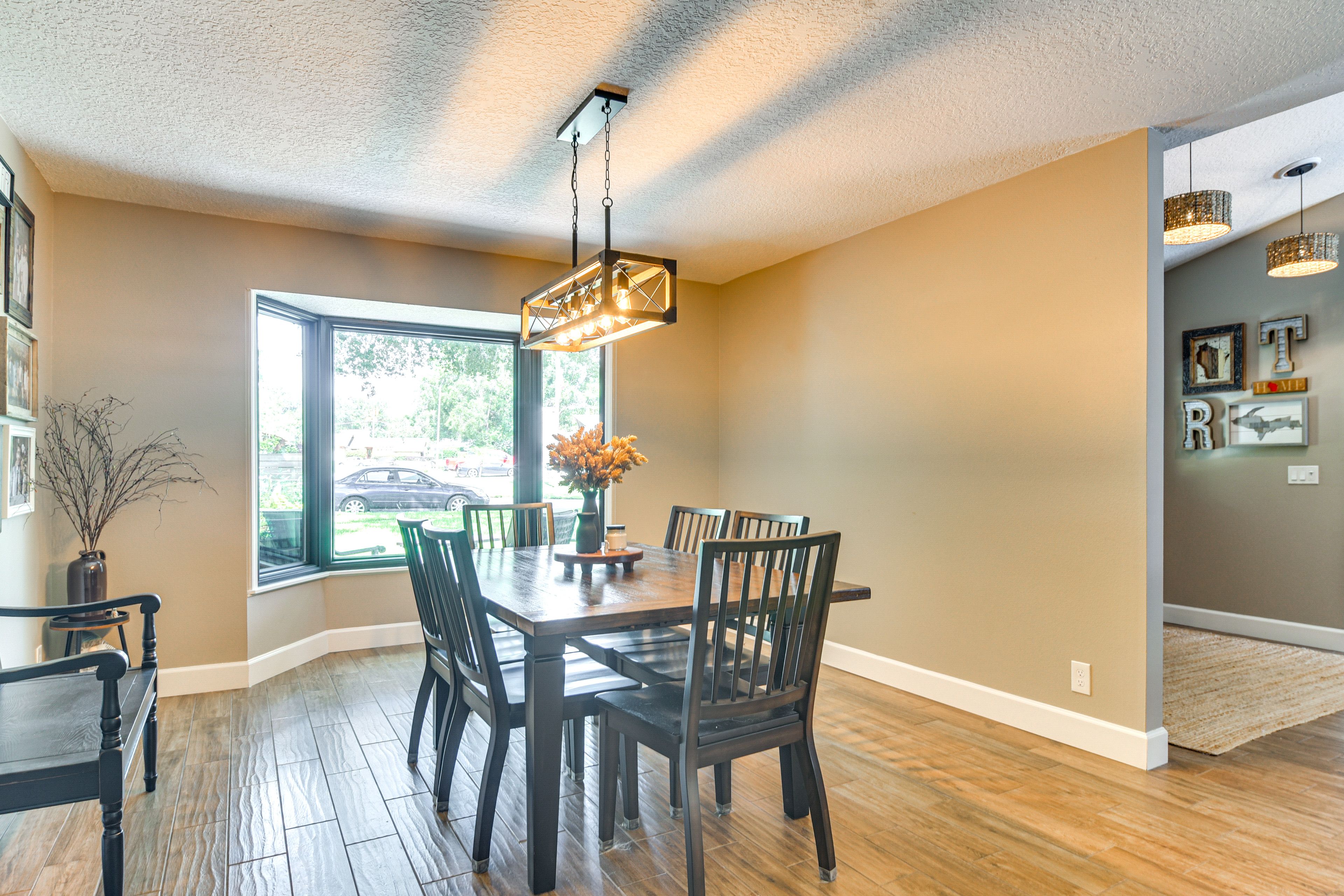 Dining Room | Dishware/Flatware Provided