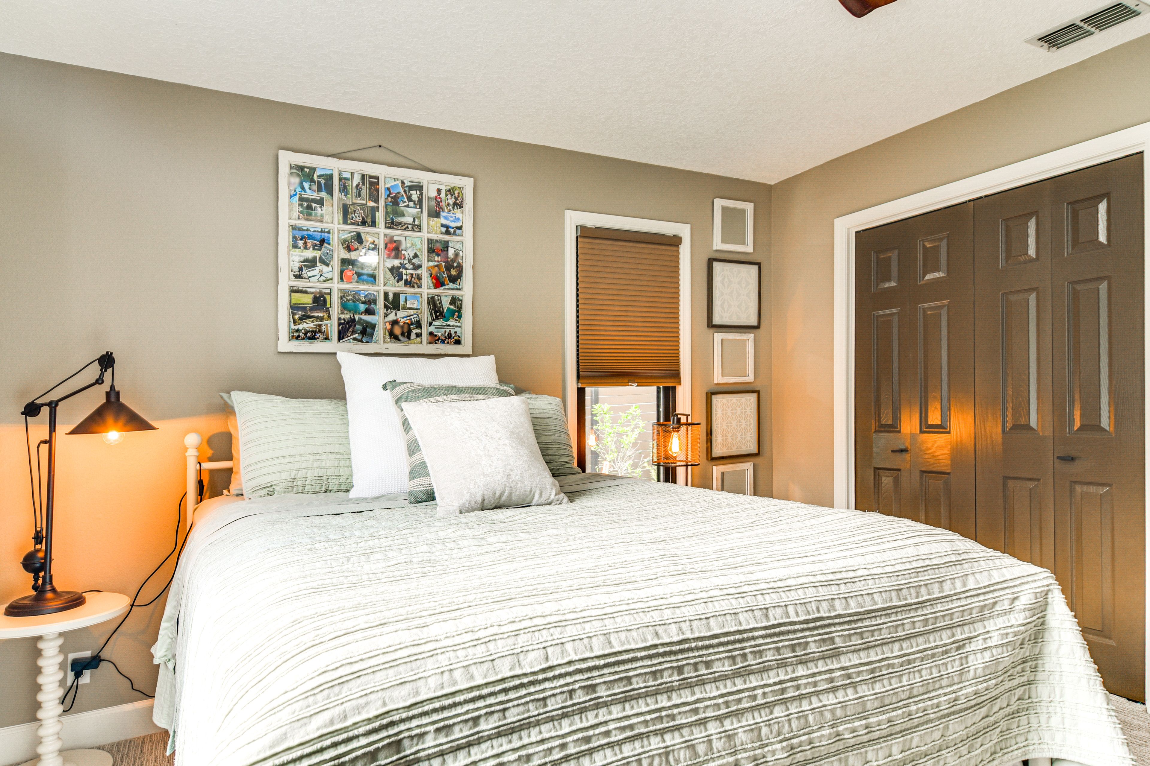 Bedroom 3 | Queen Bed | Smart TV