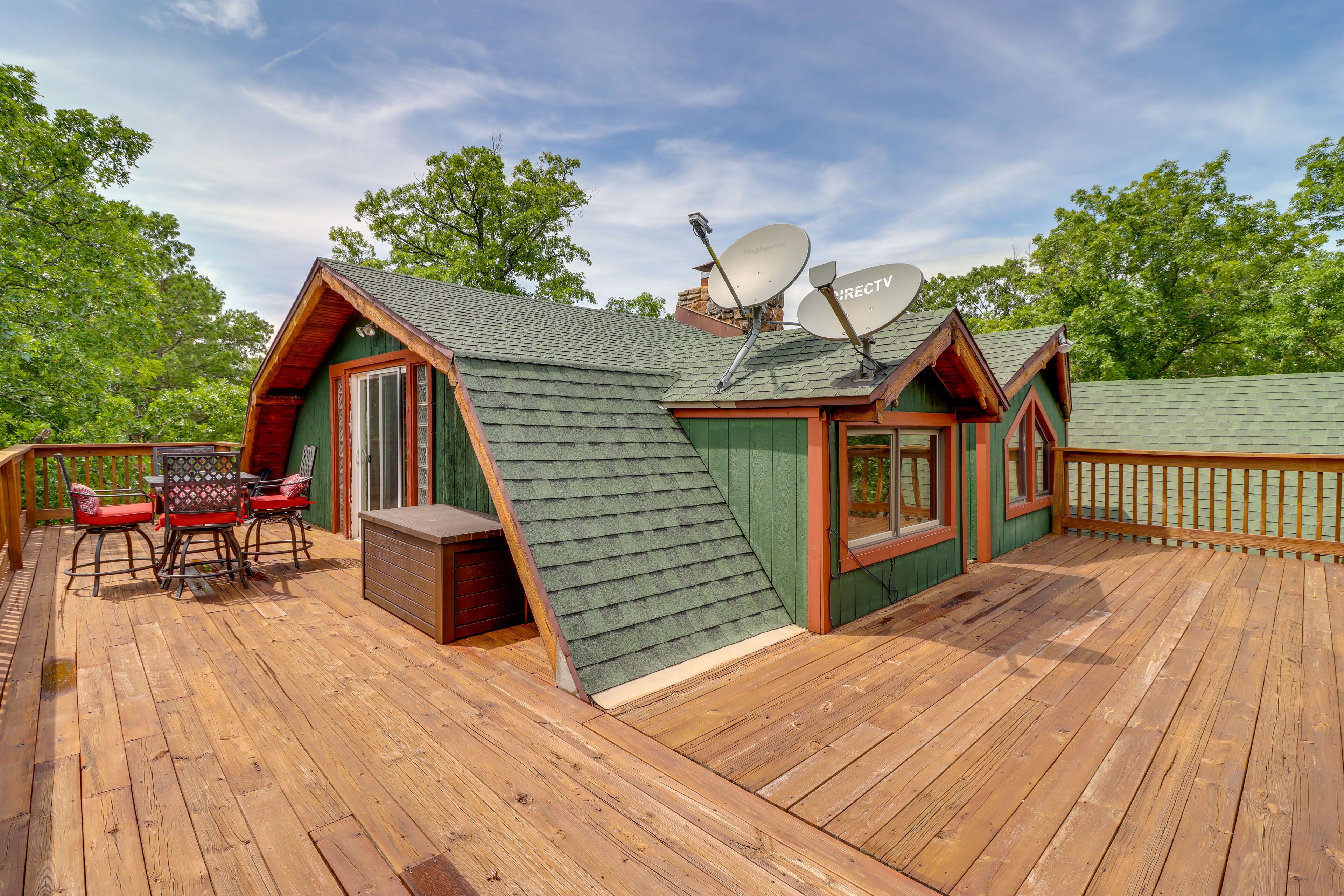 Rooftop Deck | Dining Area