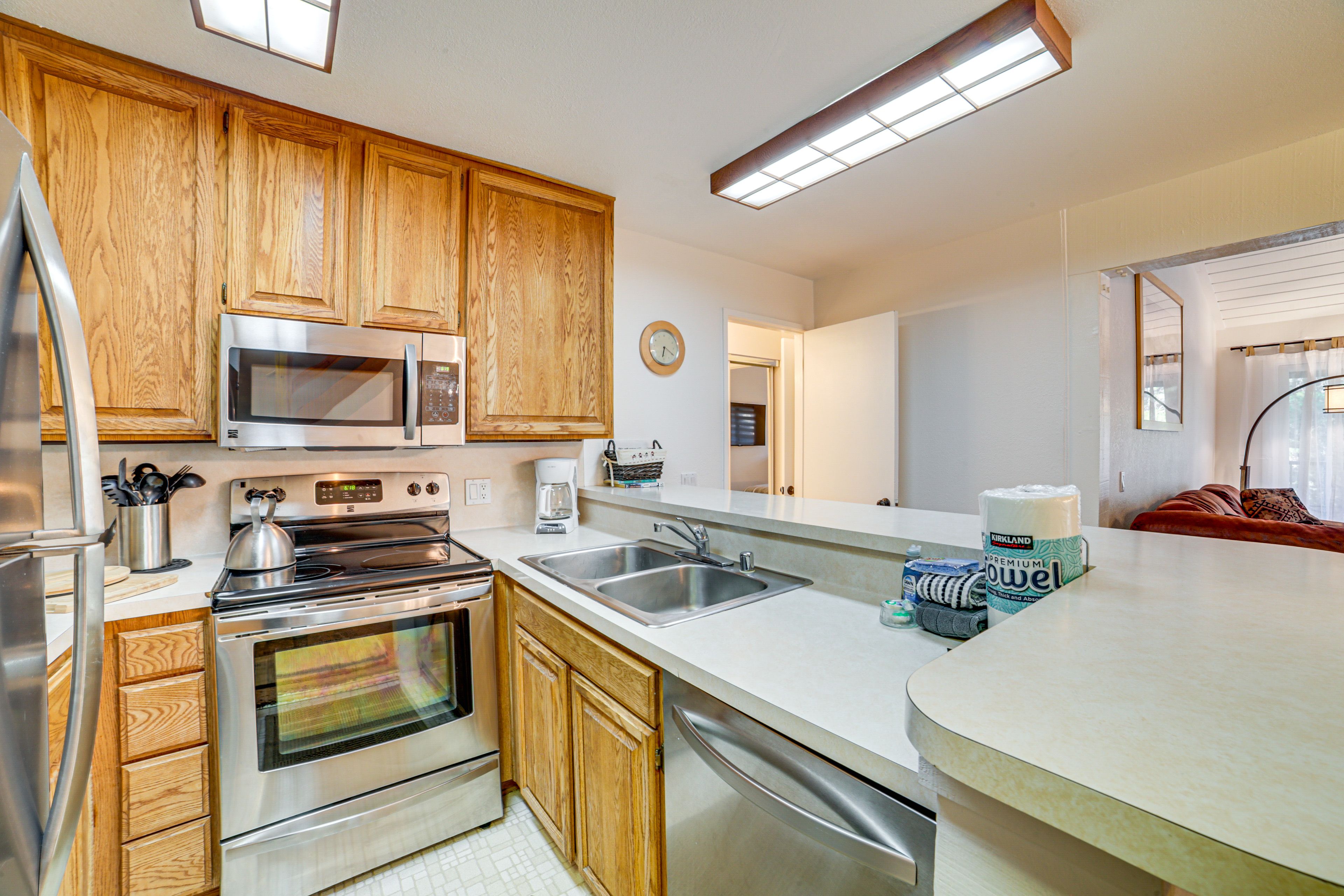 Kitchen | Dishwasher | Coffee Maker | 1st Floor