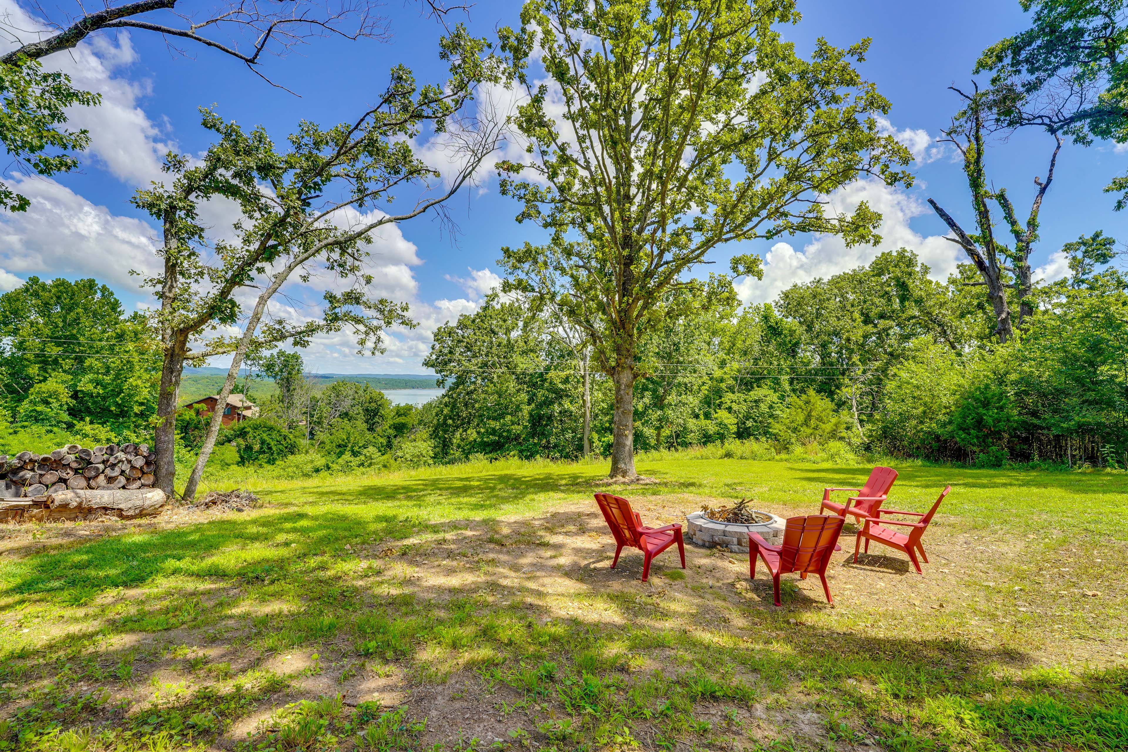 Golden Vacation Rental | 1BR | 1BA | 600 Sq Ft | Step-Free Access