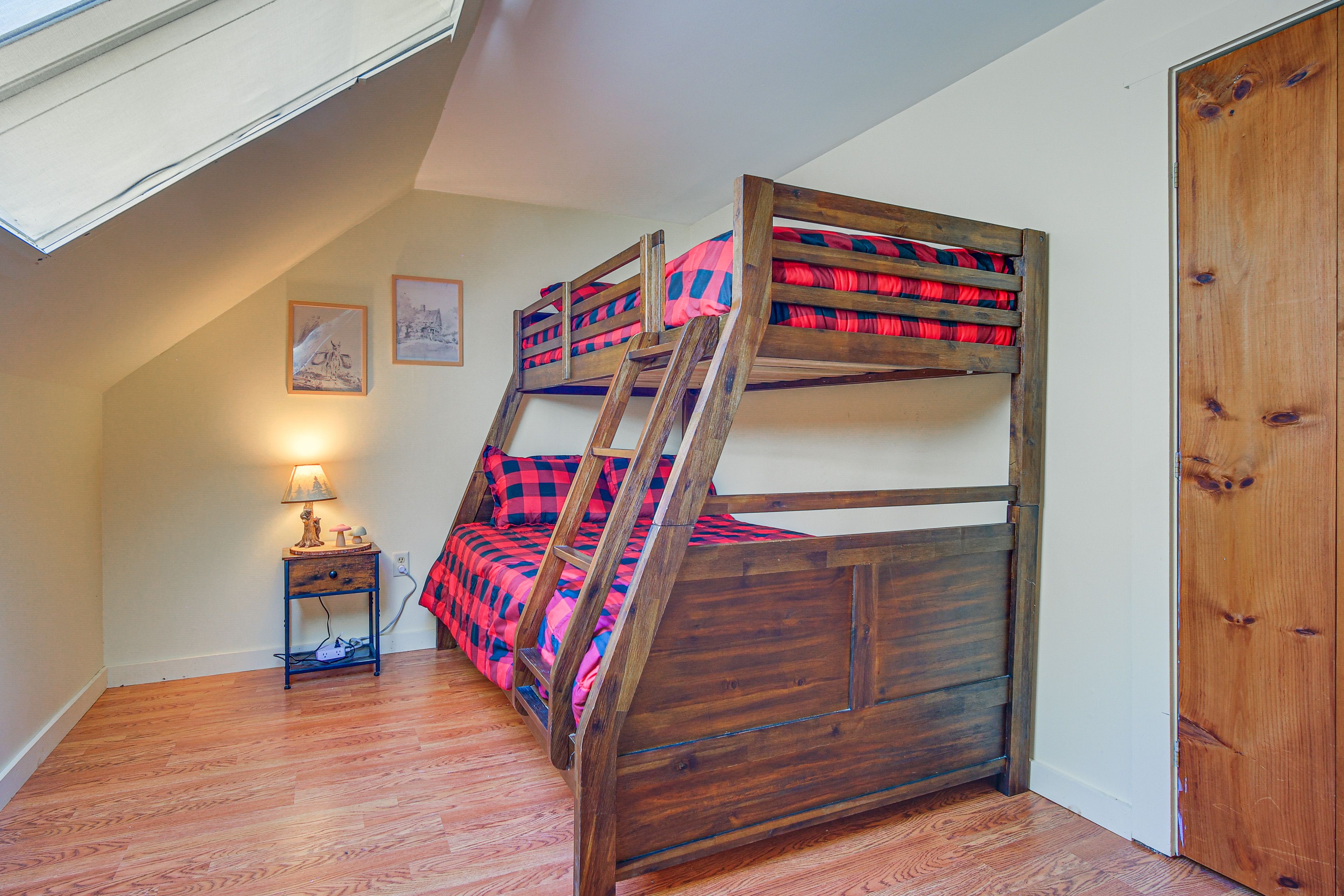 Bedroom 4 | Twin/Full Bunk Bed | 2nd Floor