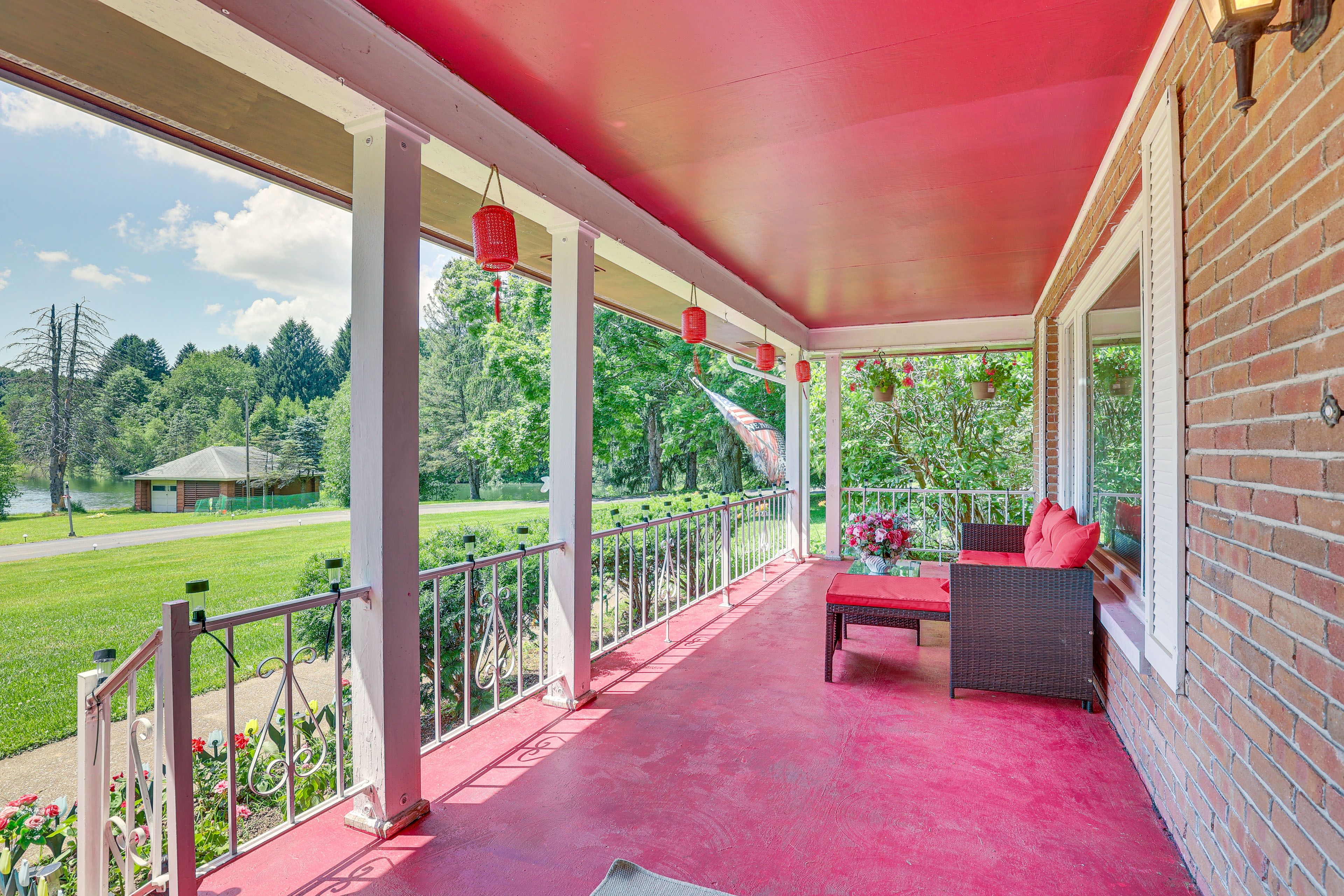 Front Porch | Lakefront View