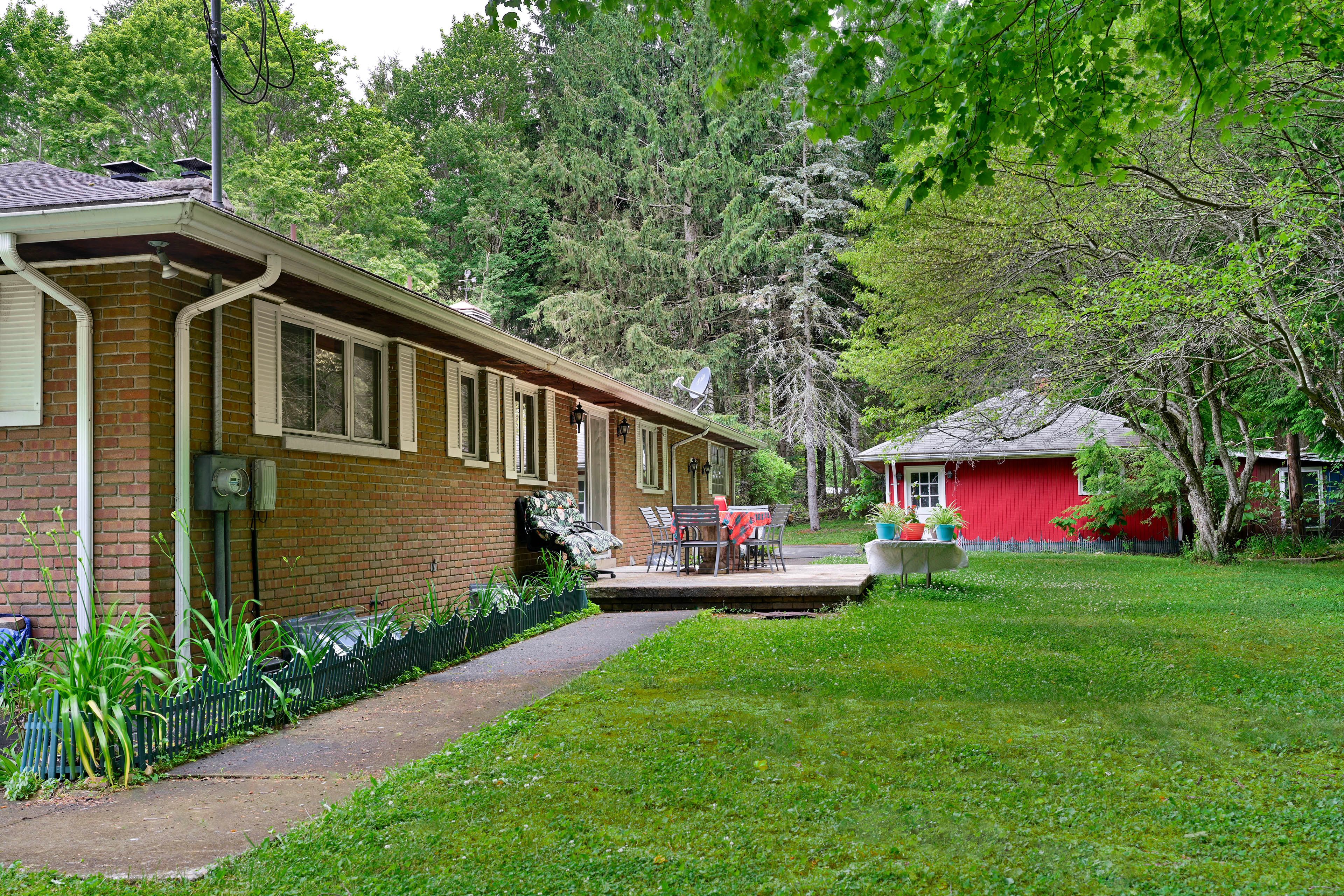 Large Yard | Patio