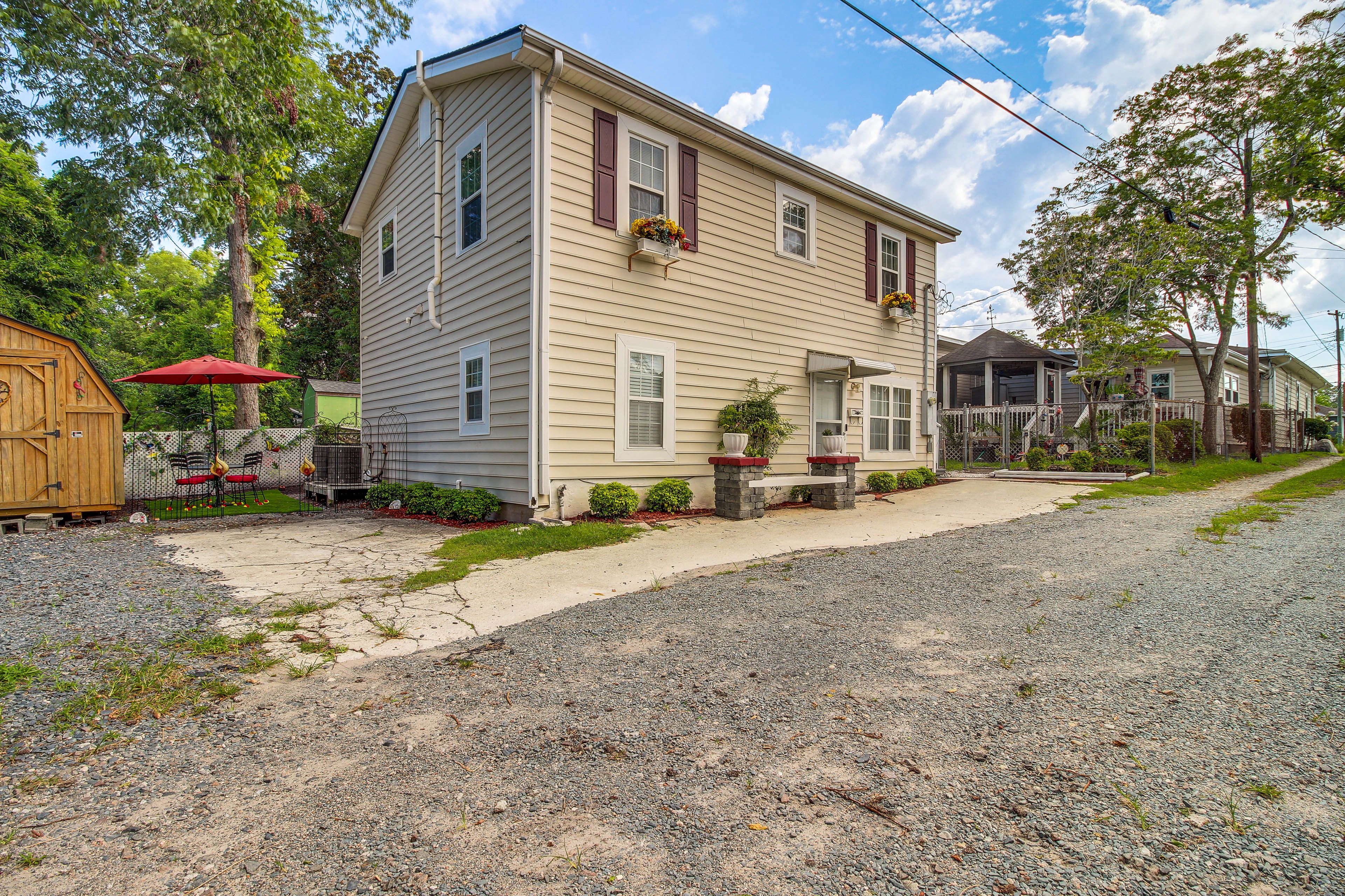Exterior | Parking | Shared Driveway (2 Vehicles)