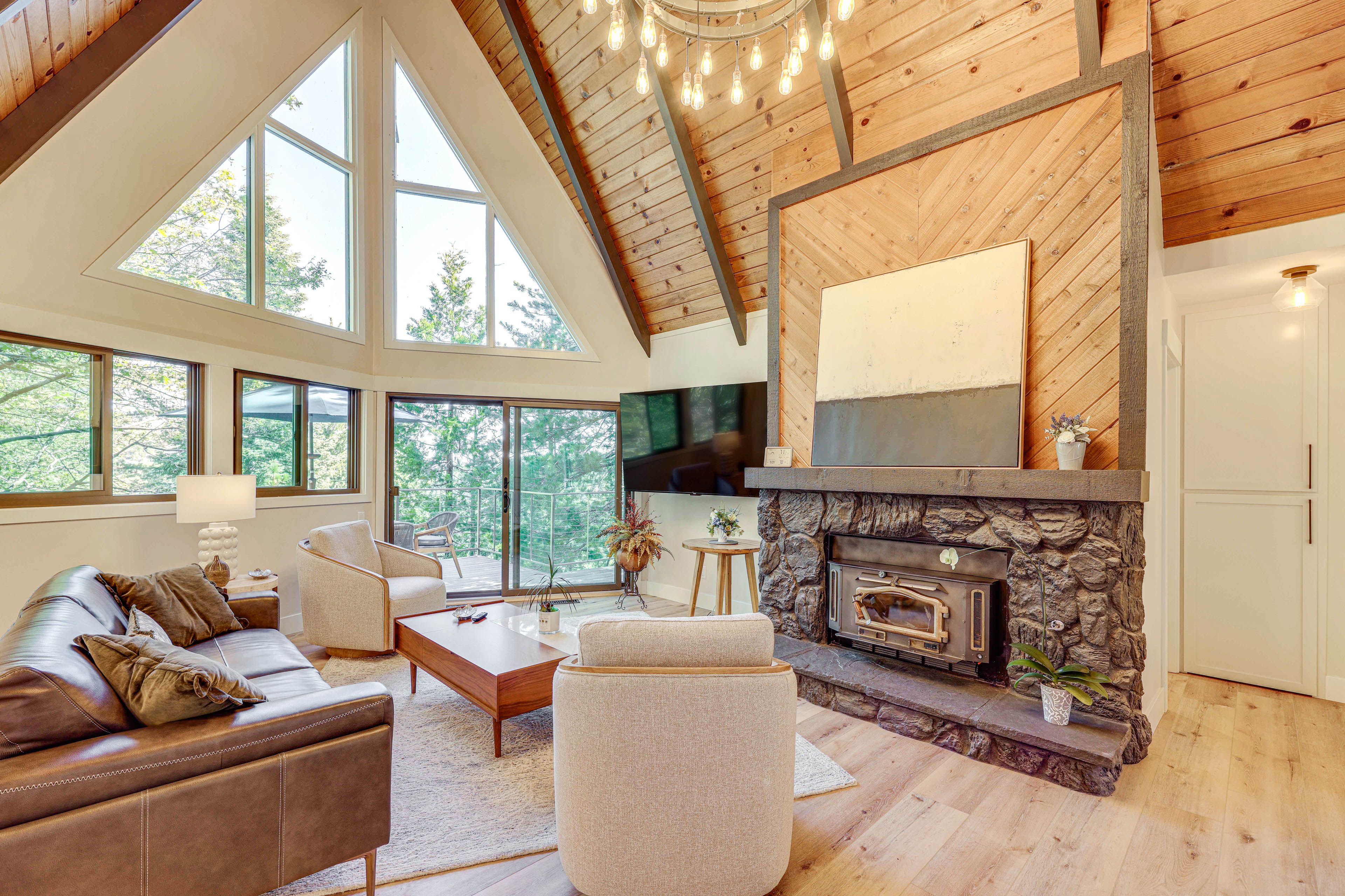 Lake Arrowhead Vacation Rental | 3BR | 3BA | Step-Free Access | 1,885 Sq Ft