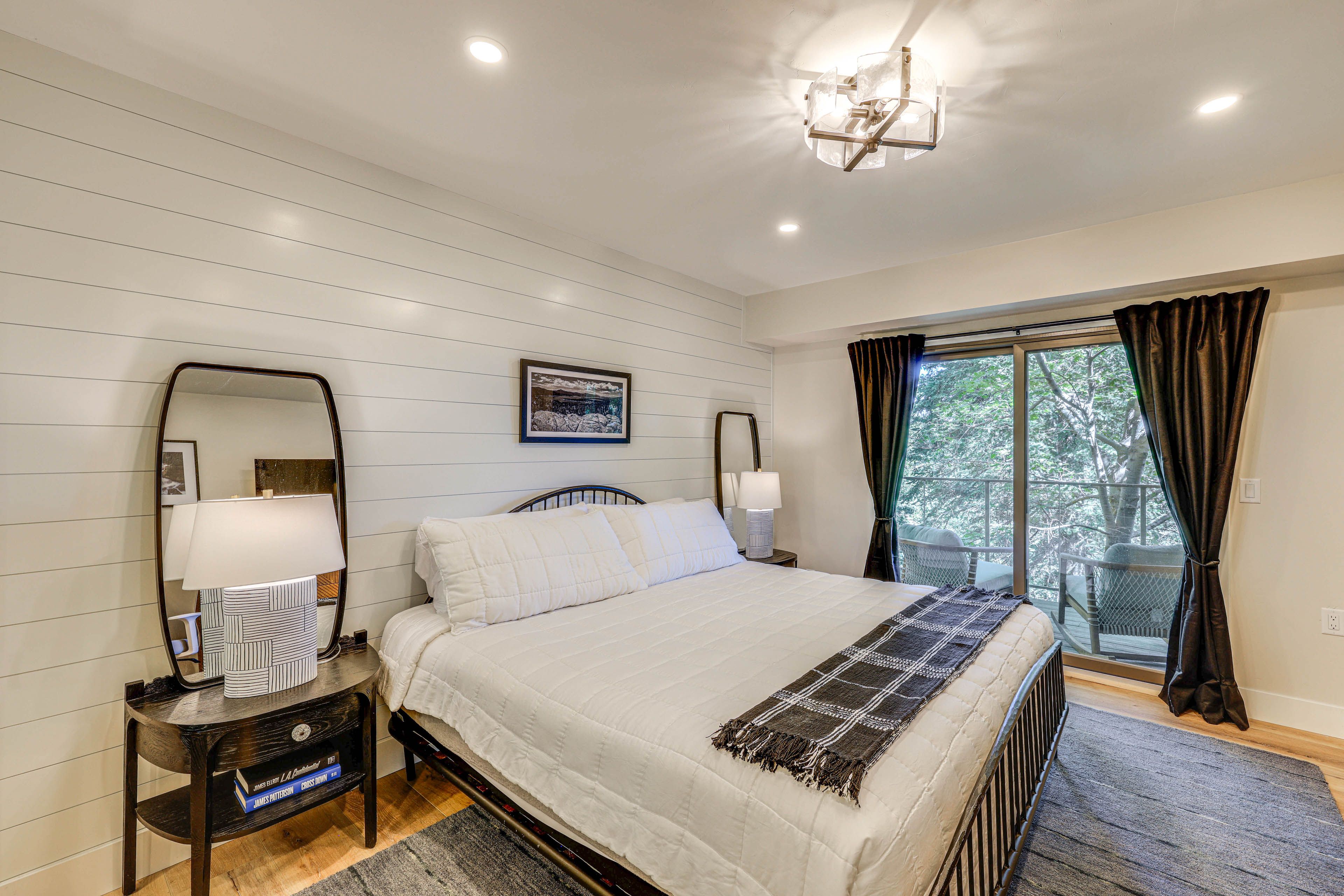 Bedroom 2 | Lower Floor | King Bed