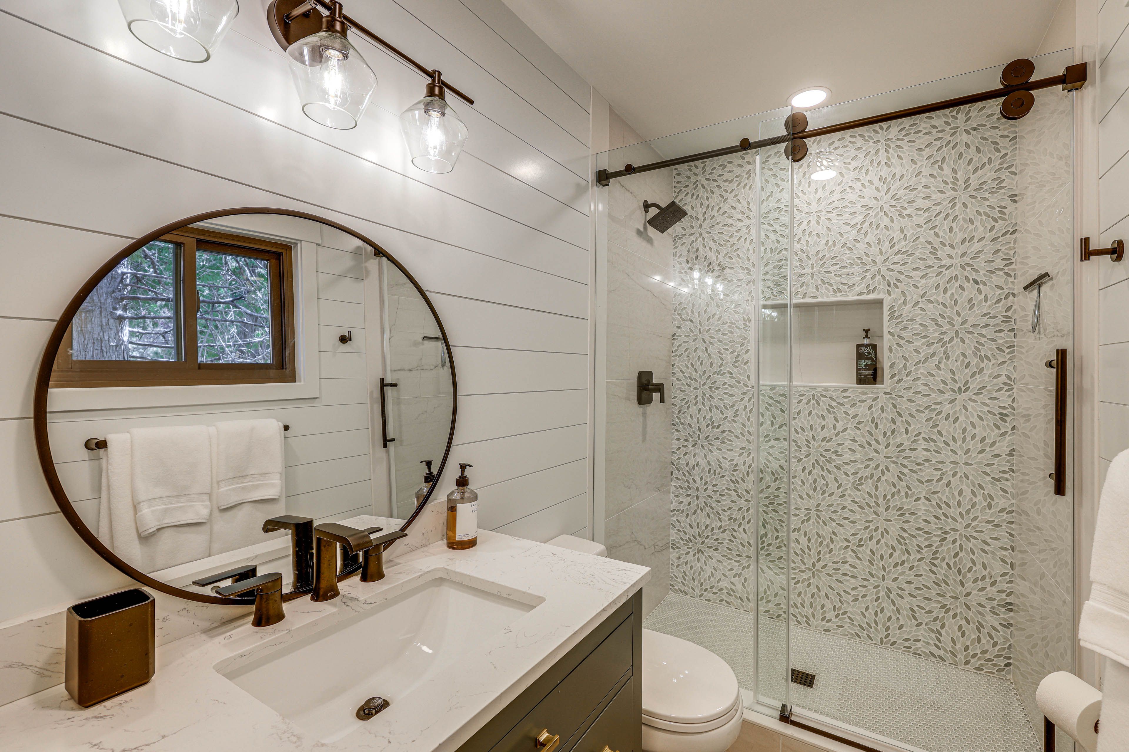 Full Bathroom | Main Floor