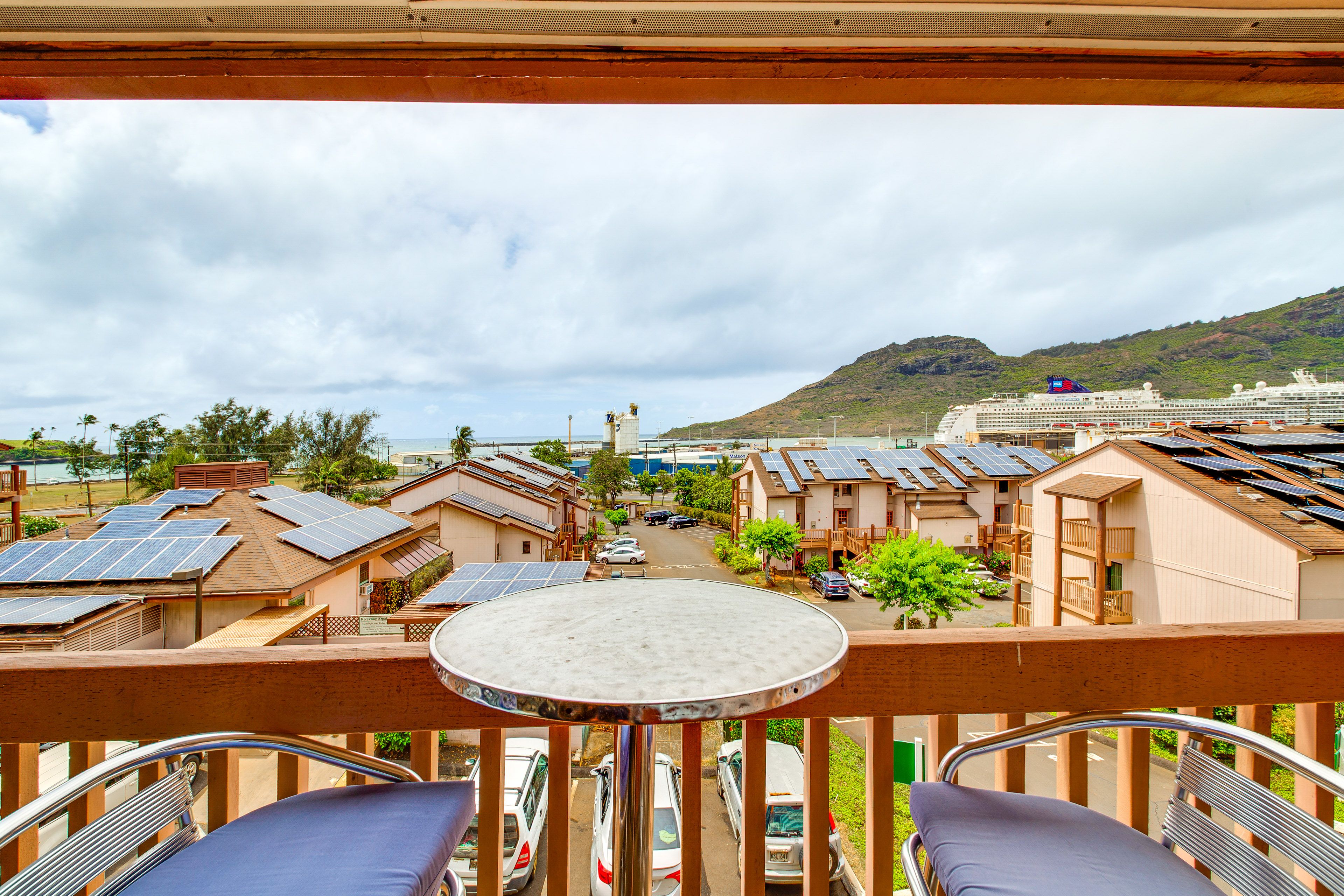 Lihue Vacation Rental | 2BR | 1.5BA | 920 Sq Ft | Stairs to Access