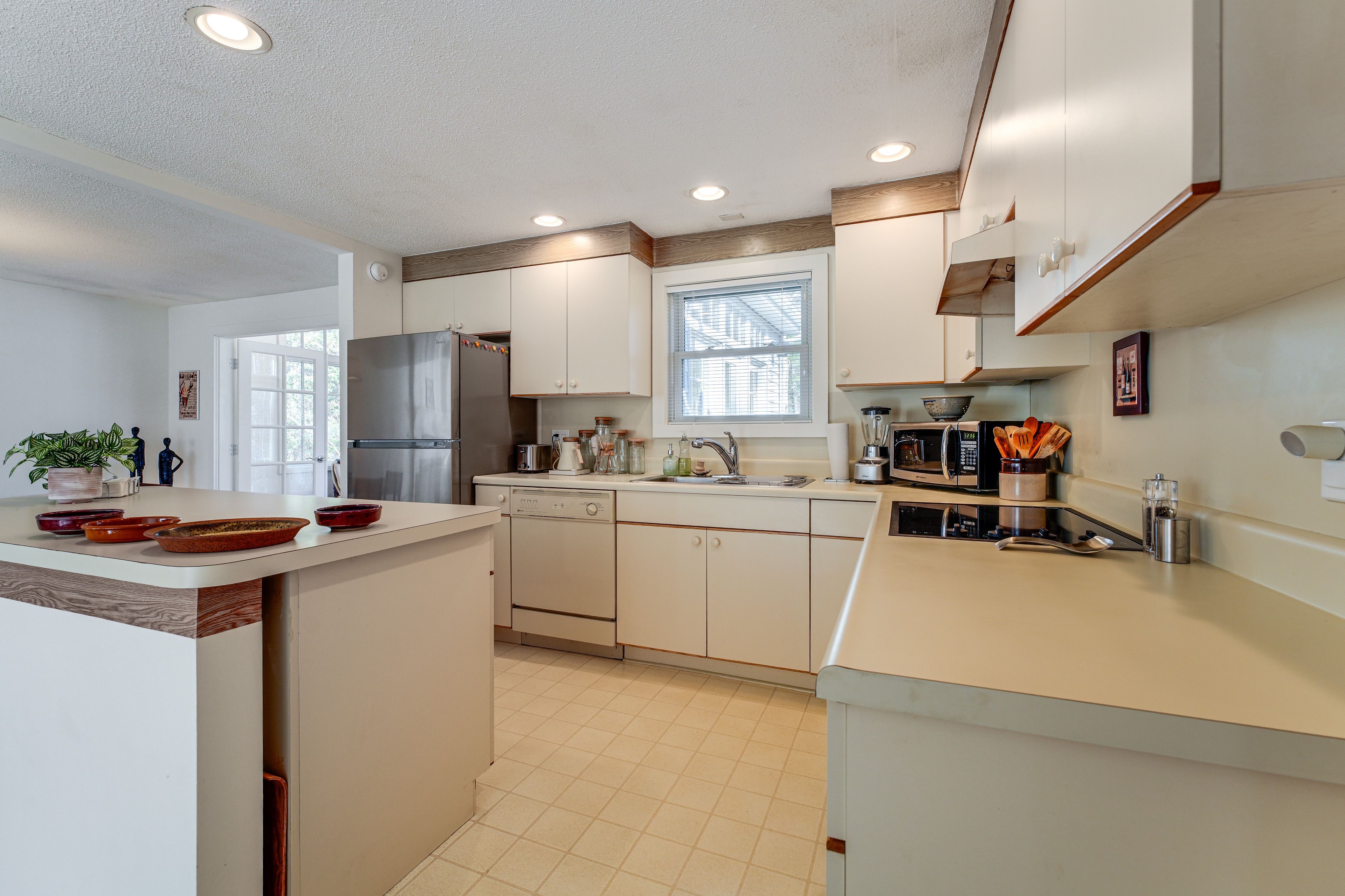 Kitchen | 2nd Floor | Dishwasher