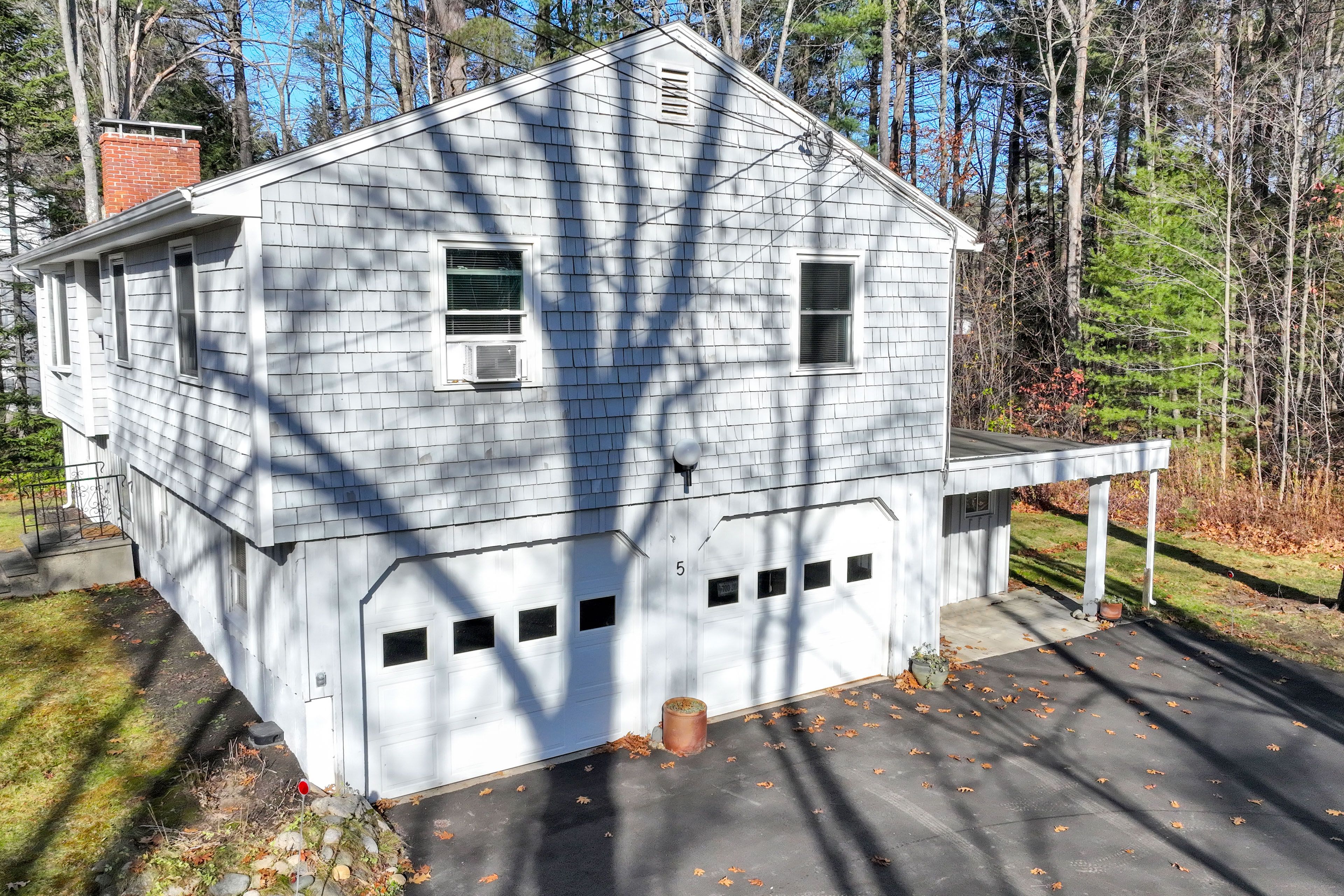 Parking | Garage (2 Vehicles) | Driveway (4 Vehicles)