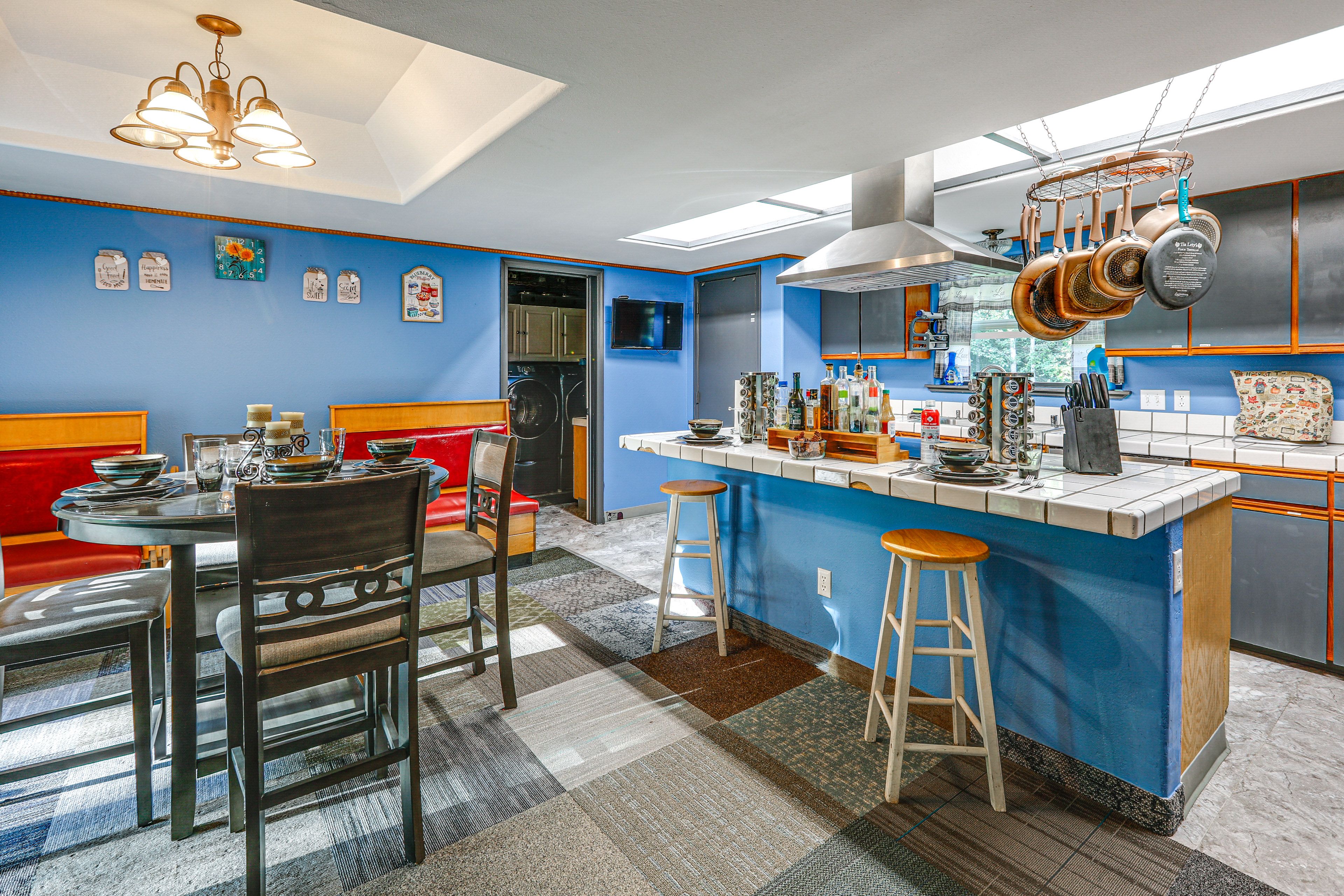 Kitchen | Keurig | Toaster | 1st Floor