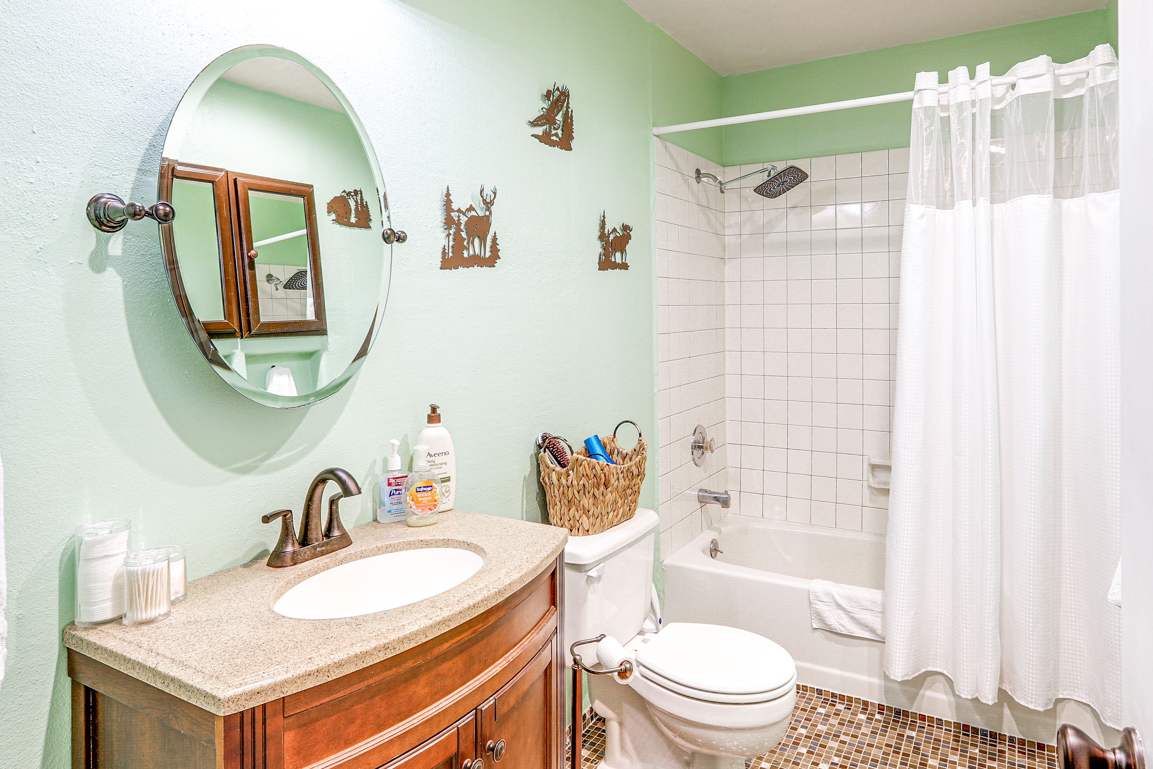 Full Bathroom | 2nd Floor
