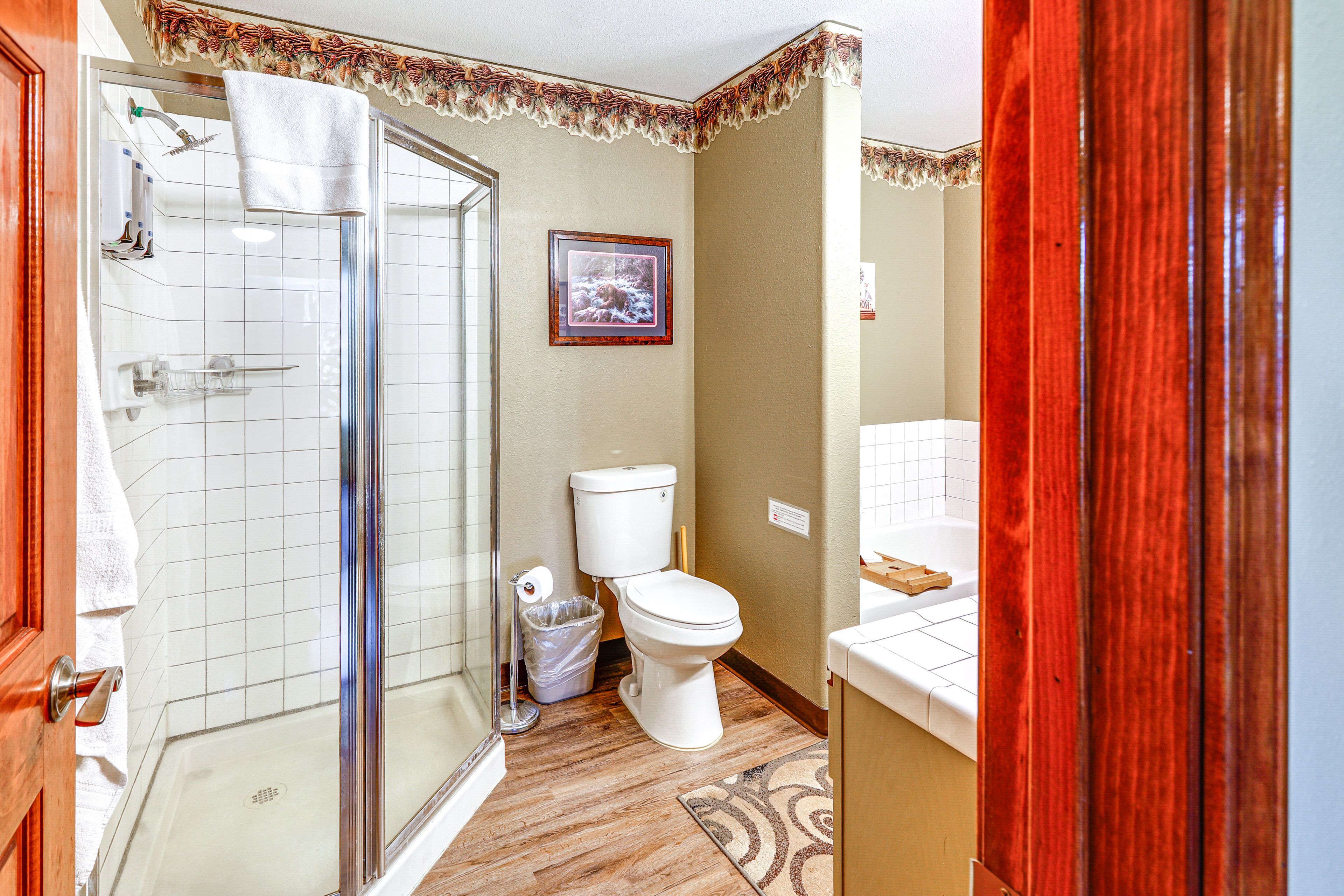 En-Suite Bathroom | 1st Floor
