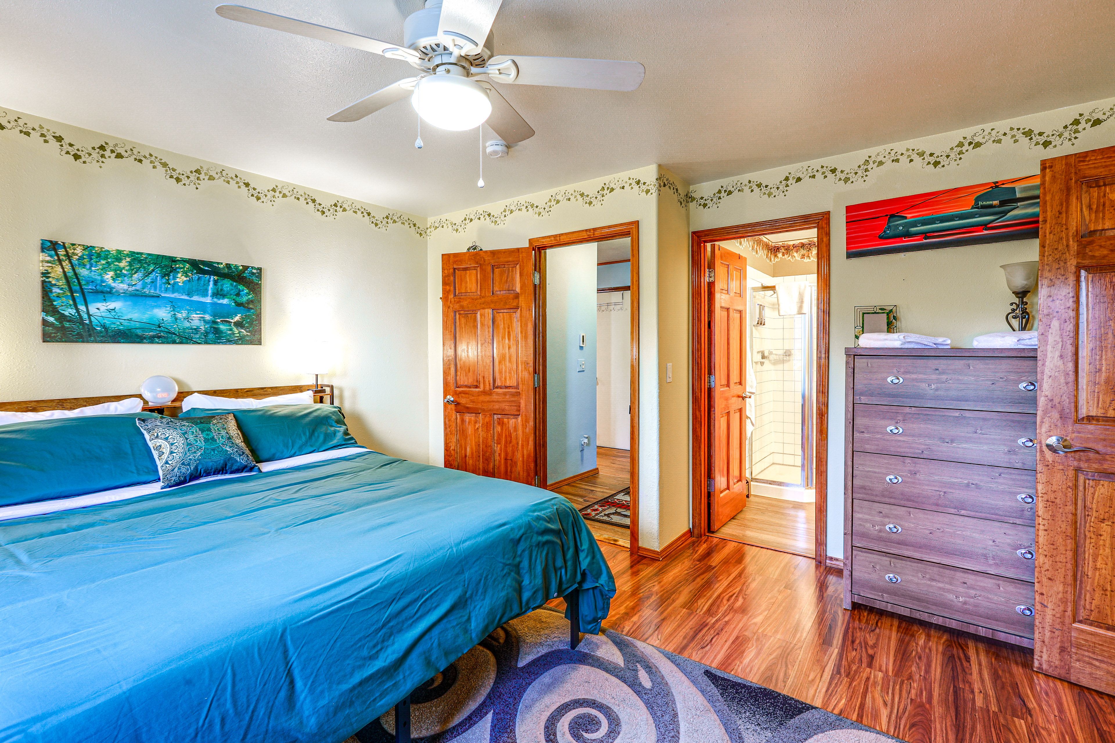 Bedroom 1 | King Bed | Workspace | 1st Floor