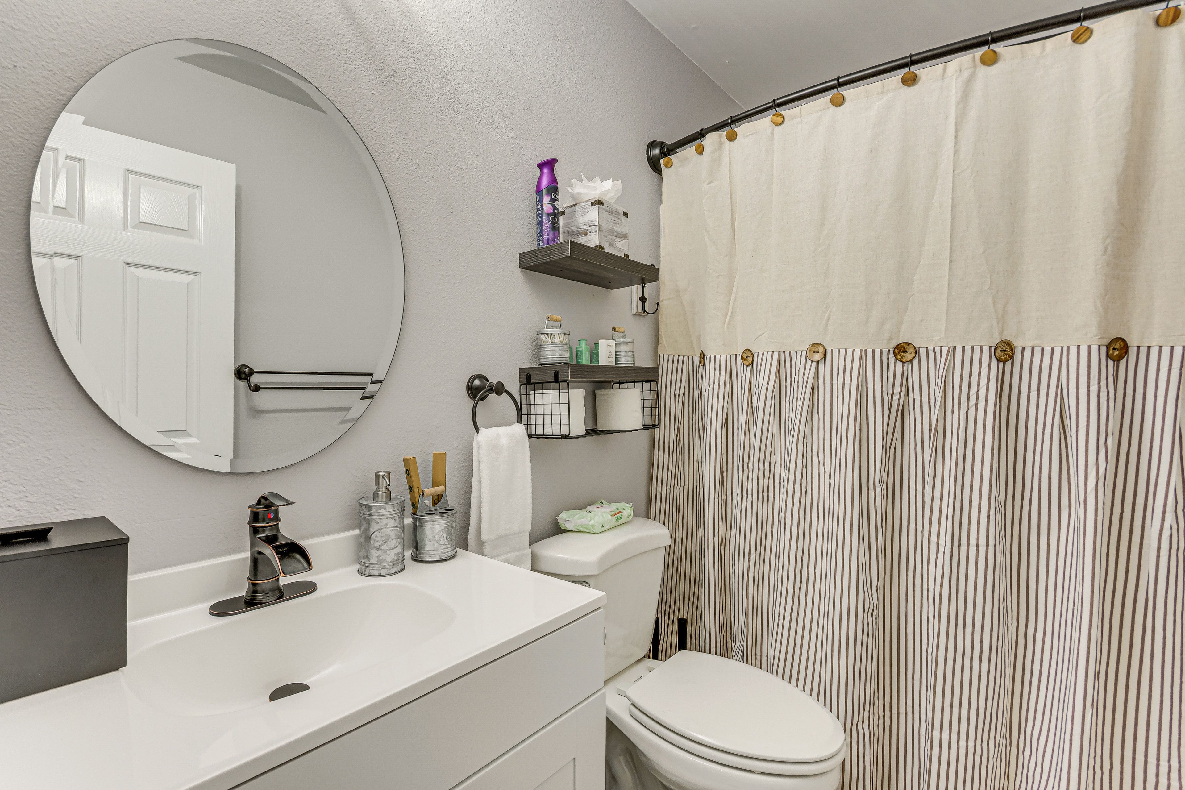 Full Bathroom