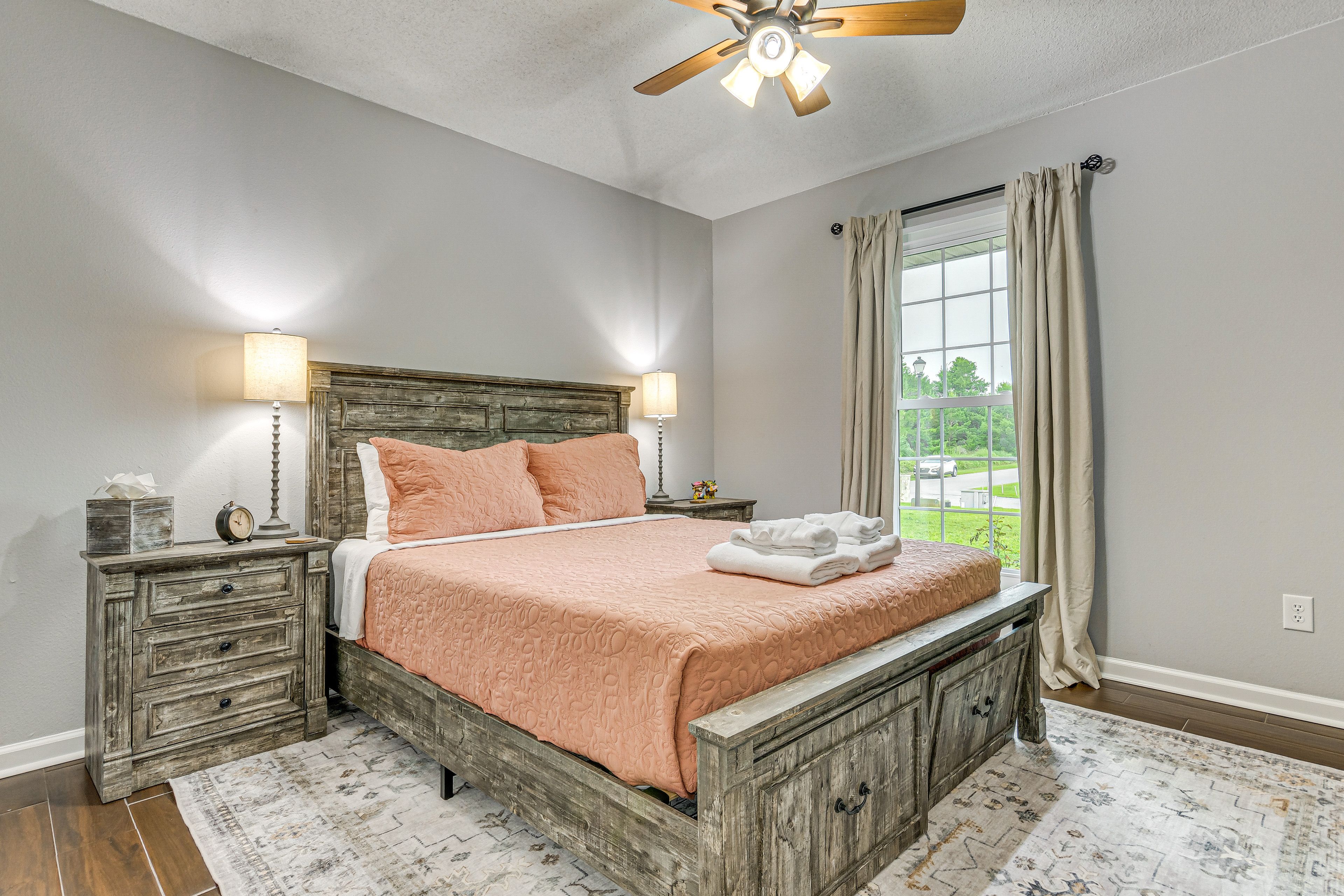 Bedroom 2 | Queen Bed