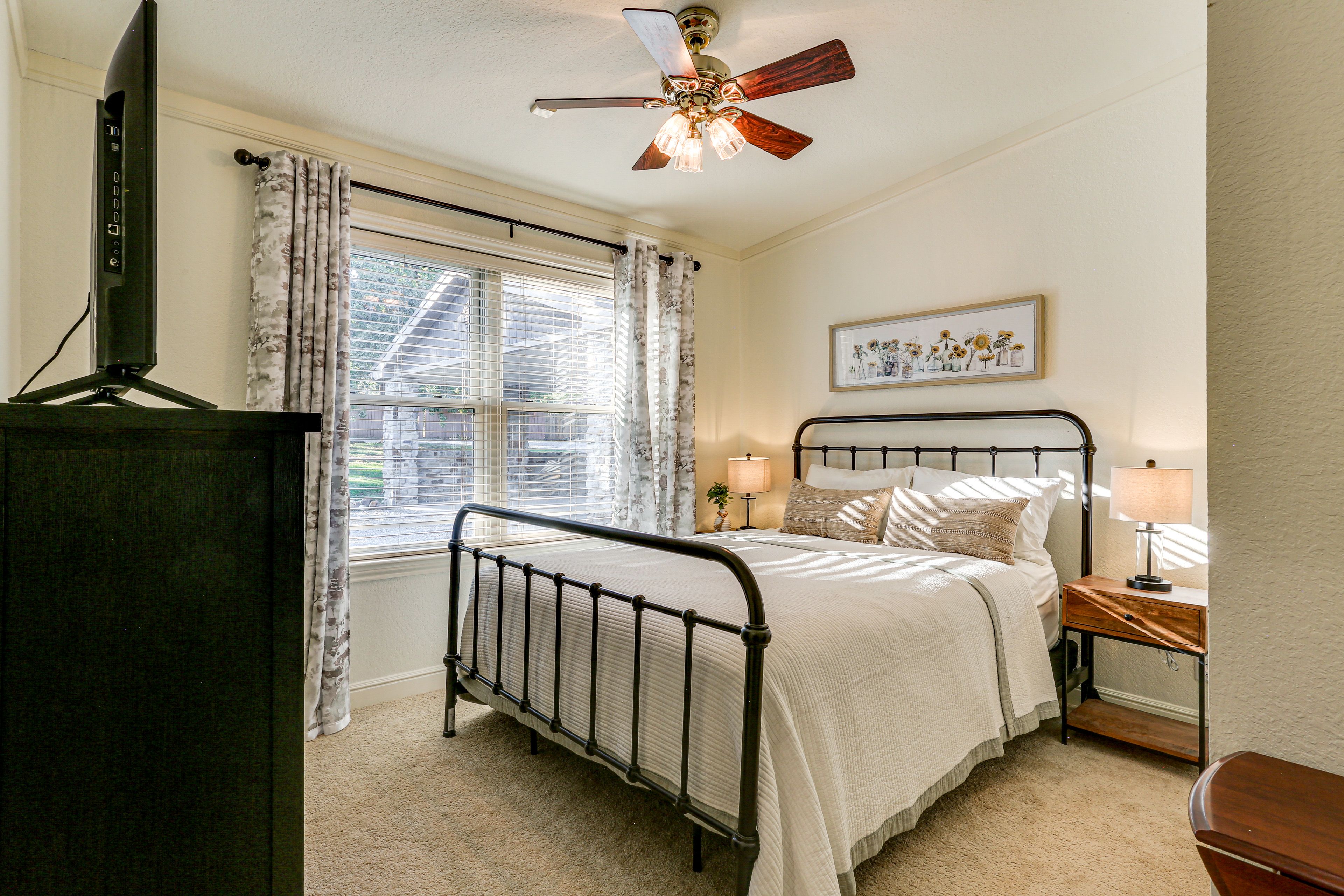 Bedroom 3 | Queen Bed