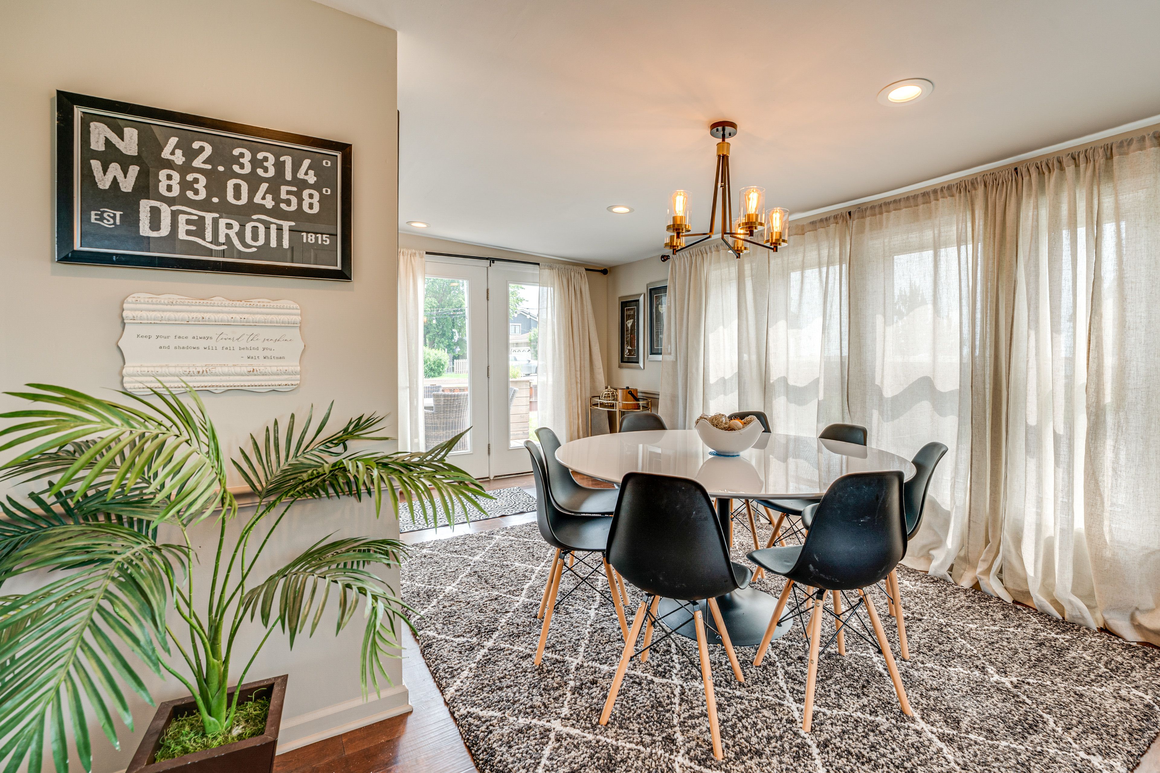 Dining Area | Dishware & Flatware