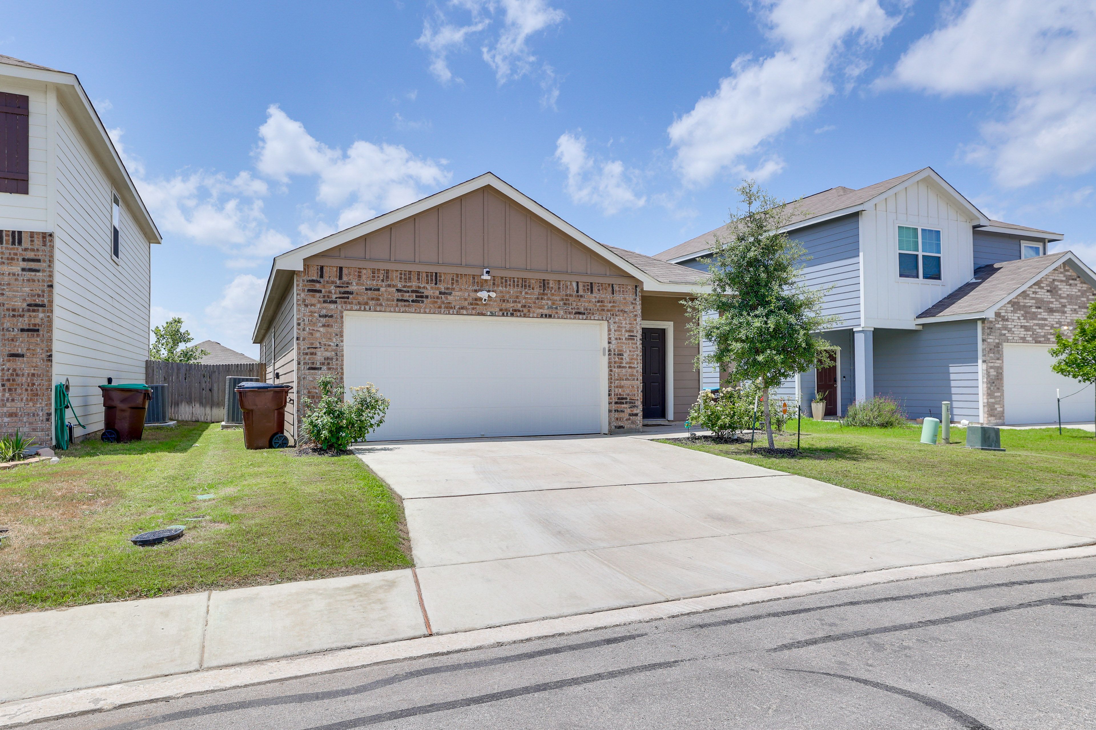 Exterior | Driveway (2 Vehicles) | No Garage Access