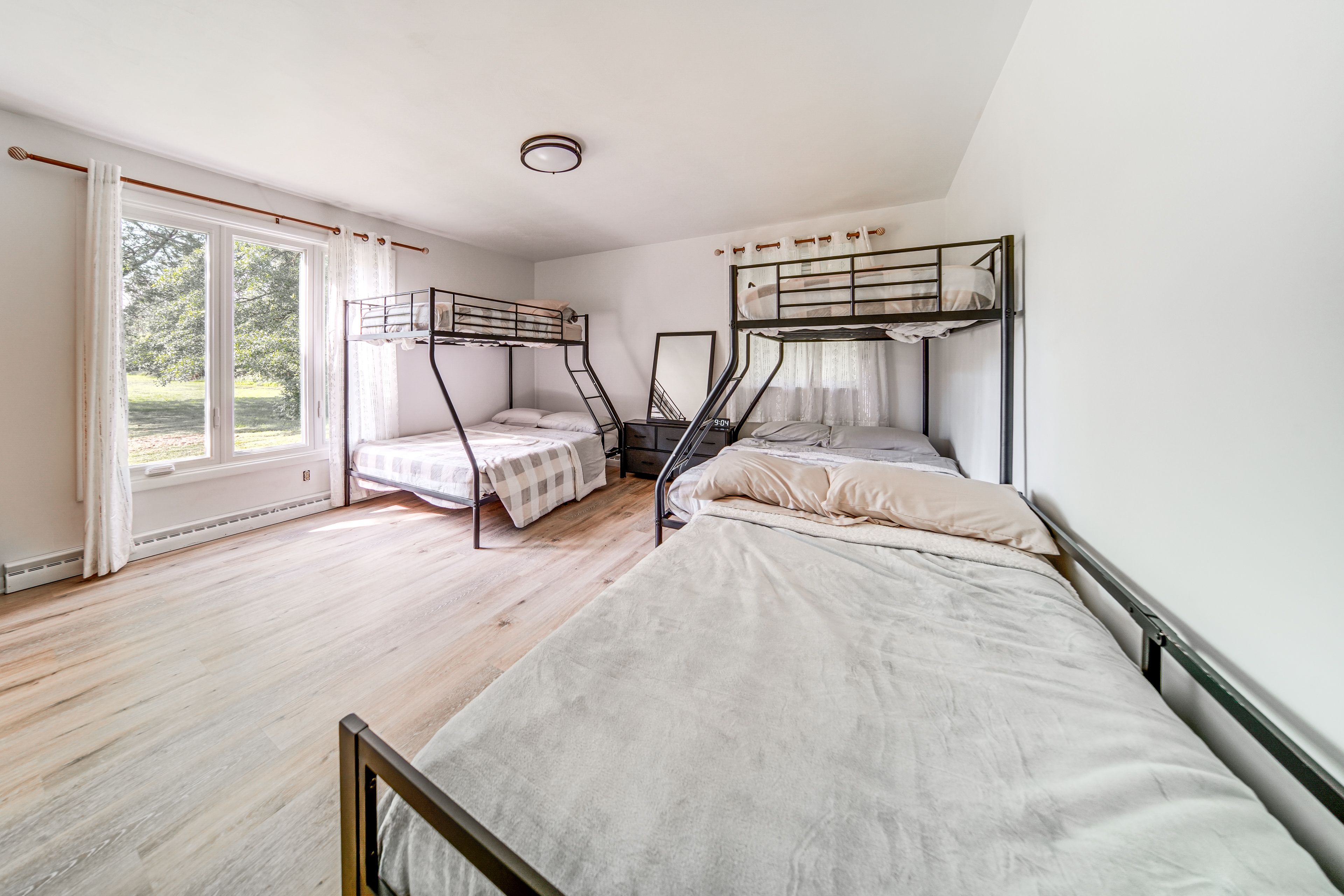 Bedroom 2 | 2 Twin/Full Bunk Beds | Twin Daybed