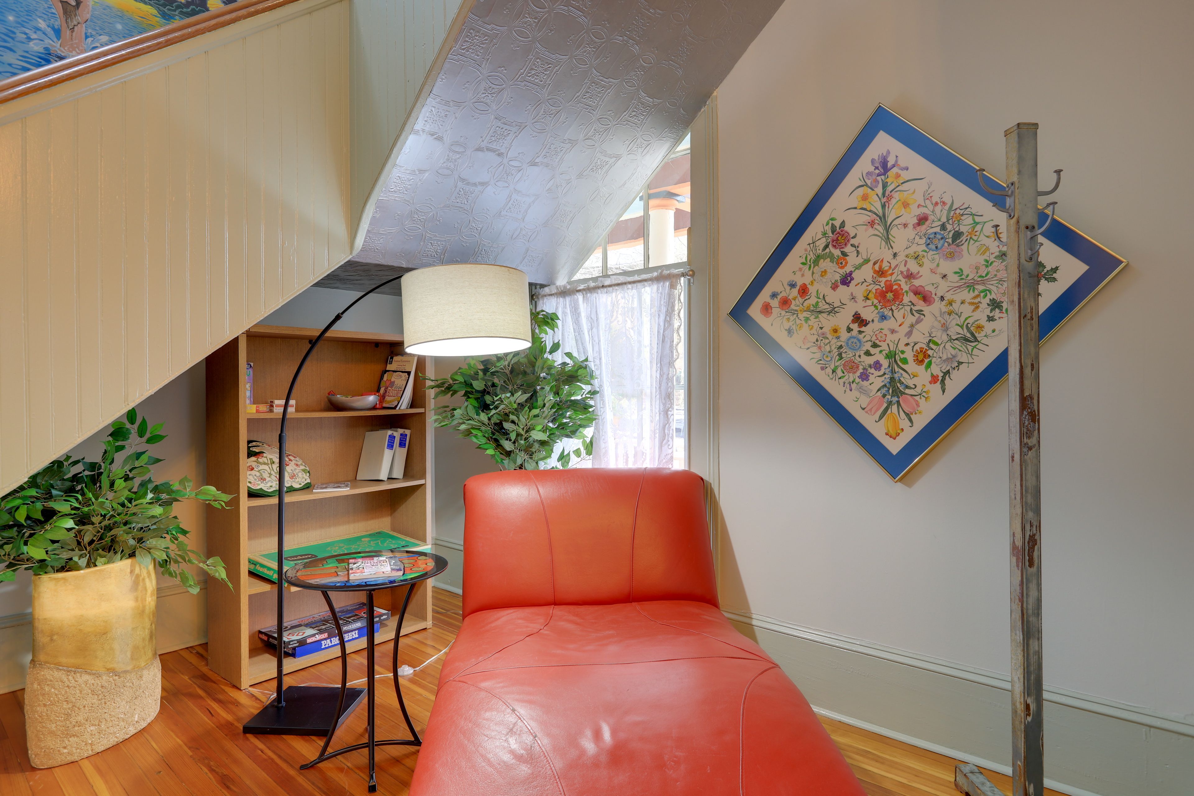 Foyer | Vintage Decor | 1st Floor