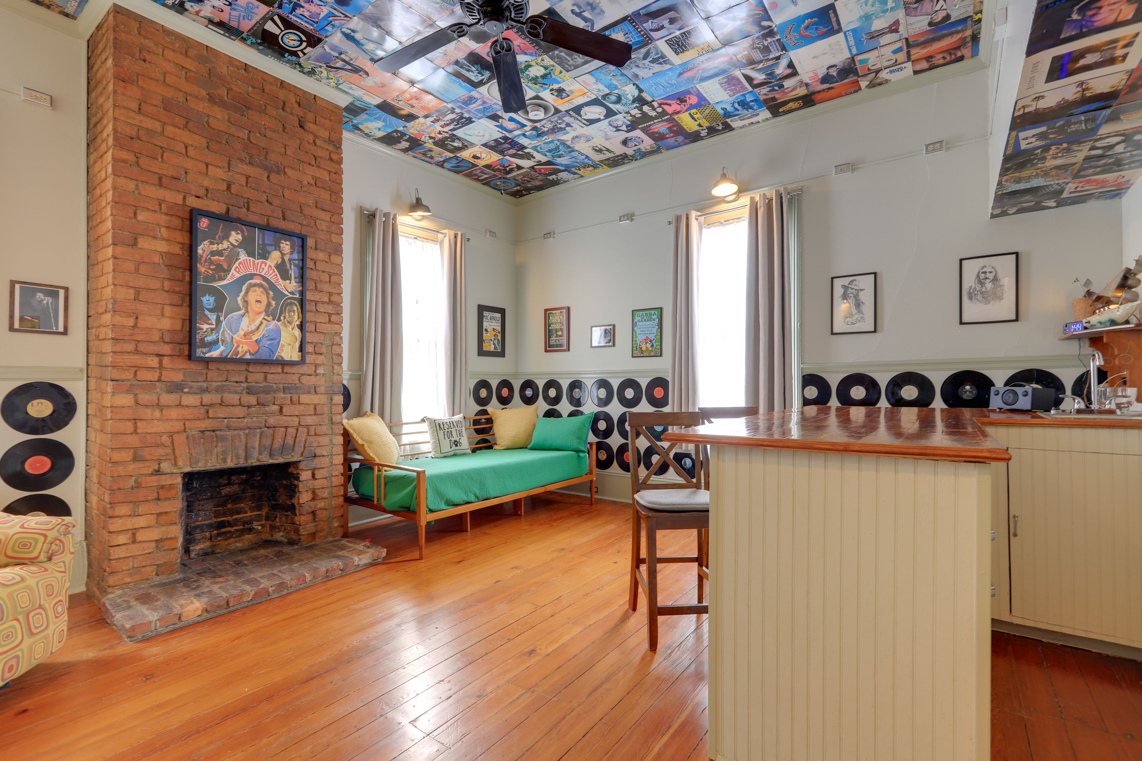 Music Room | Wet Bar | Vinyl Decor