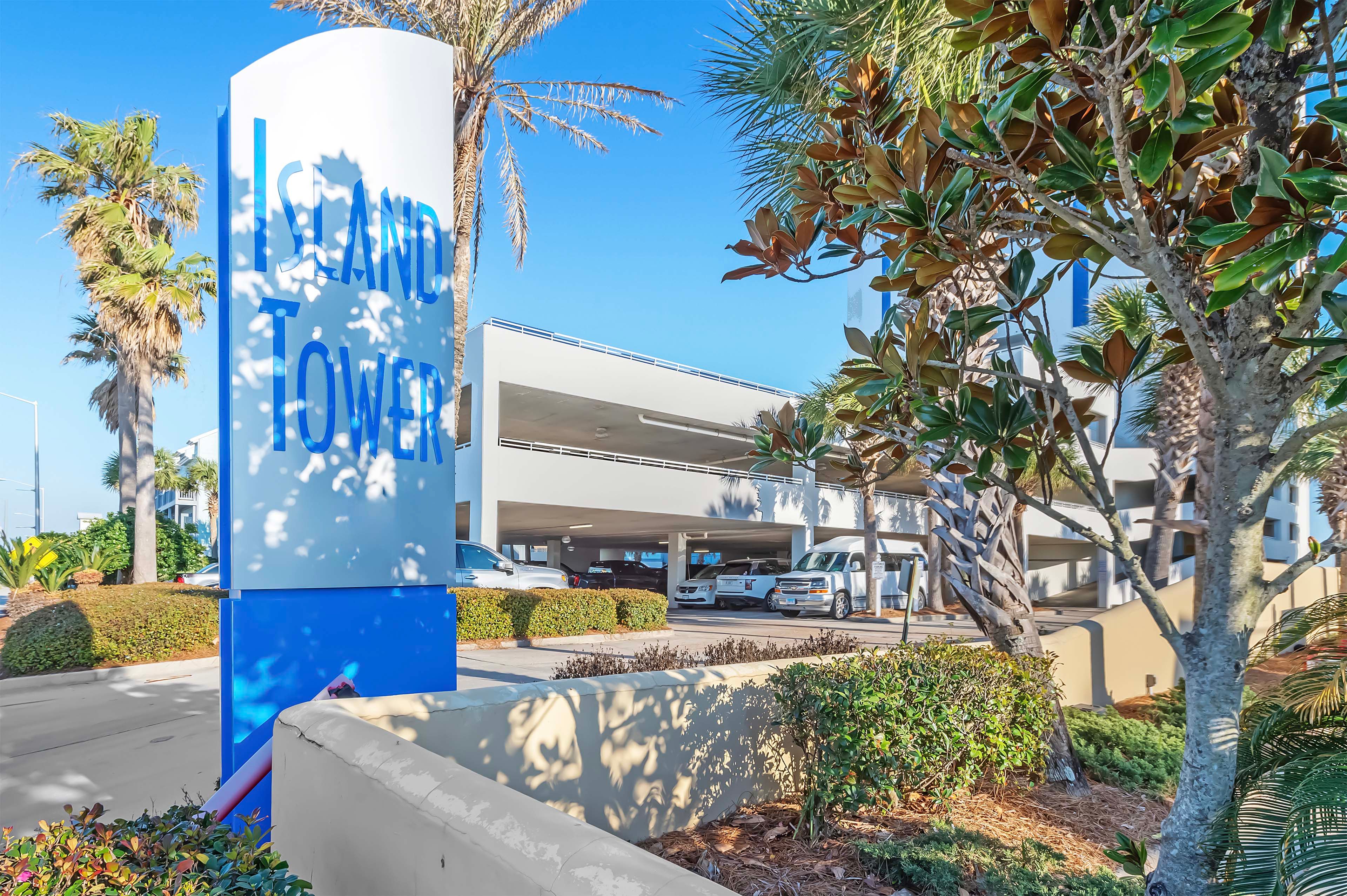 Parking | Community Parking Garage (2 Vehicles)